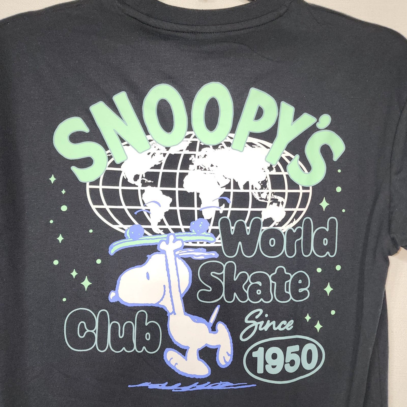 Peanuts Snoopy World Skate Club men's medium shirt Size US M / EU 48-50 / 2 - 3 Thumbnail