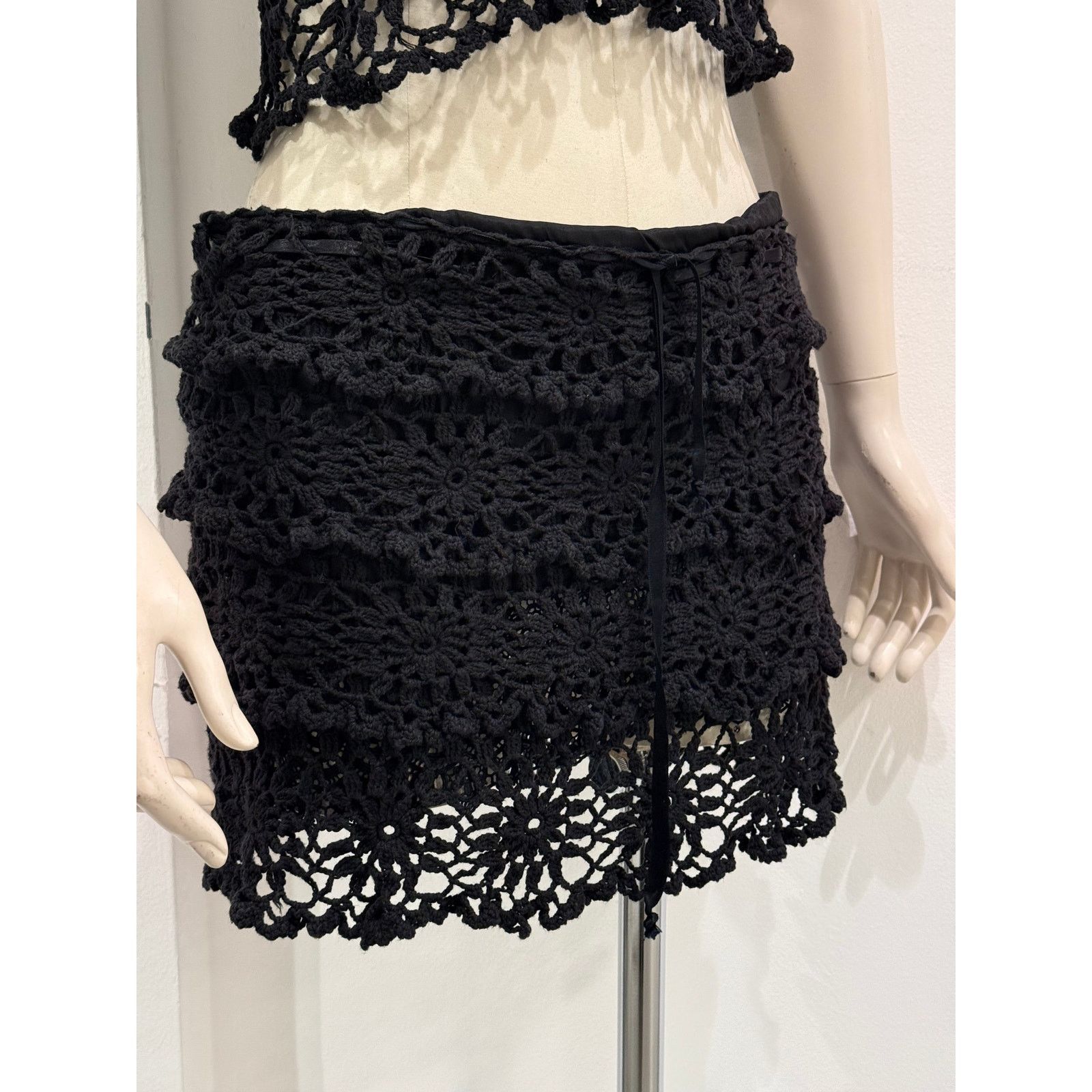 Dolce & Gabbana 2000s Dolce & Gabbana crochet lace two piece set Size M / US 6-8 / IT 42-44 - 7 Thumbnail