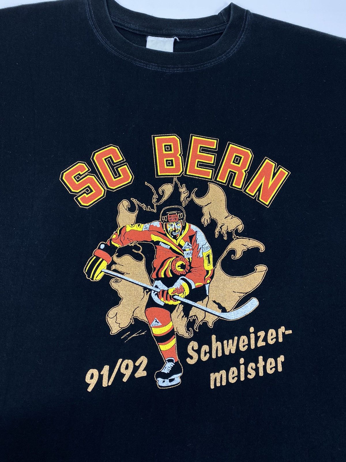 NHL LASTDROP🔥 1991 1992 SC Bern Schweizer Meister T-shirt Hockey Size US XL / EU 56 / 4 - 3 Thumbnail