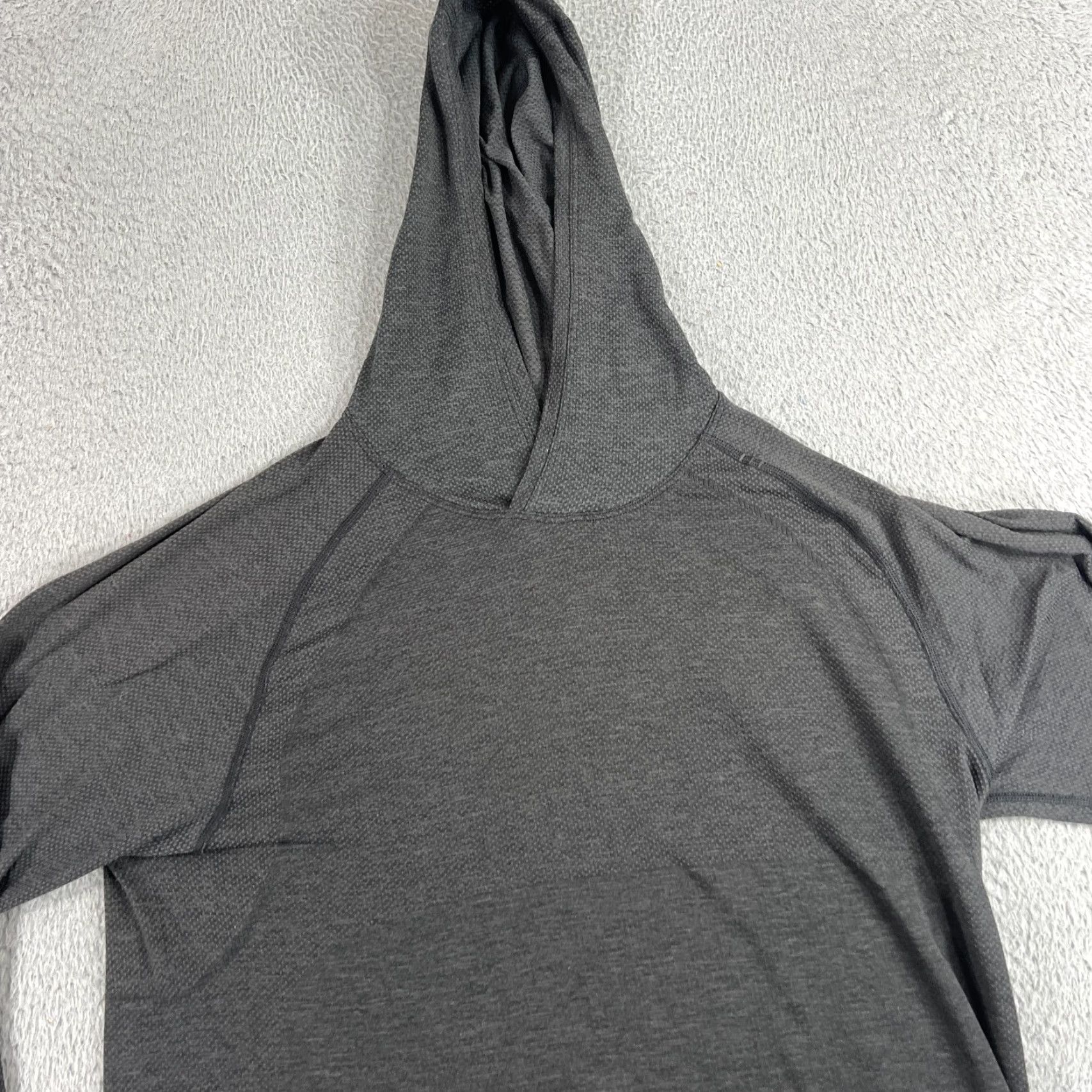Lululemon Lululemon Hoodie Pullover Mens M Charcoal Gray 2.0 Vent Tech Hooded Activewear Soft Logo Winter Fall Spring Knit/Metal? Size M / US 6-8 / IT 42-44 - 2 Thumbnail