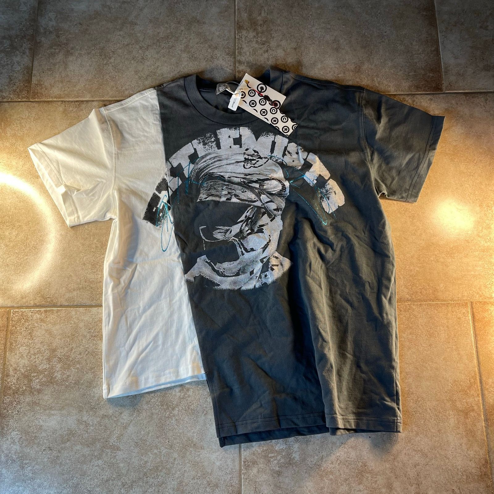 Japanese Brand Y2k Streetwear Graphic Print T-Shirt Black White Tee size L Size US L / EU 52-54 / 3 - 1 Thumbnail
