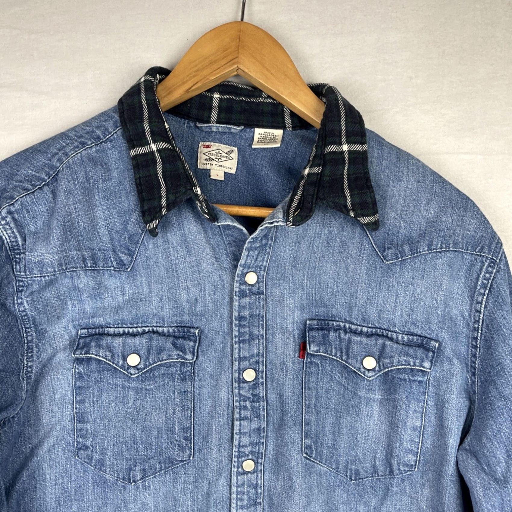 Levi's Levi's Shirt Mens Large Blue Chambray Pearl Snap Justin Timberlake Fresh Leaves Casual Shirt Mens Large Blue Chambray Pearl Snap Western Theme" Size US L / EU 52-54 / 3 - 4 Thumbnail