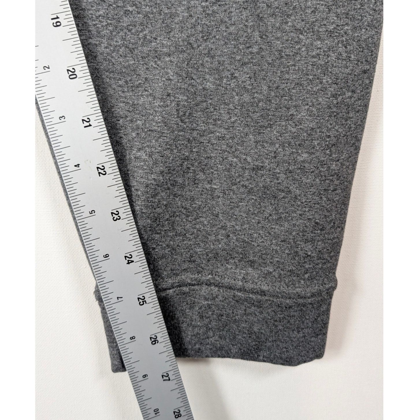 Lululemon Lululemon Gray Joggers Men’s Large Sweatpants Size L USED Size US 32 / EU 48 - 7 Thumbnail