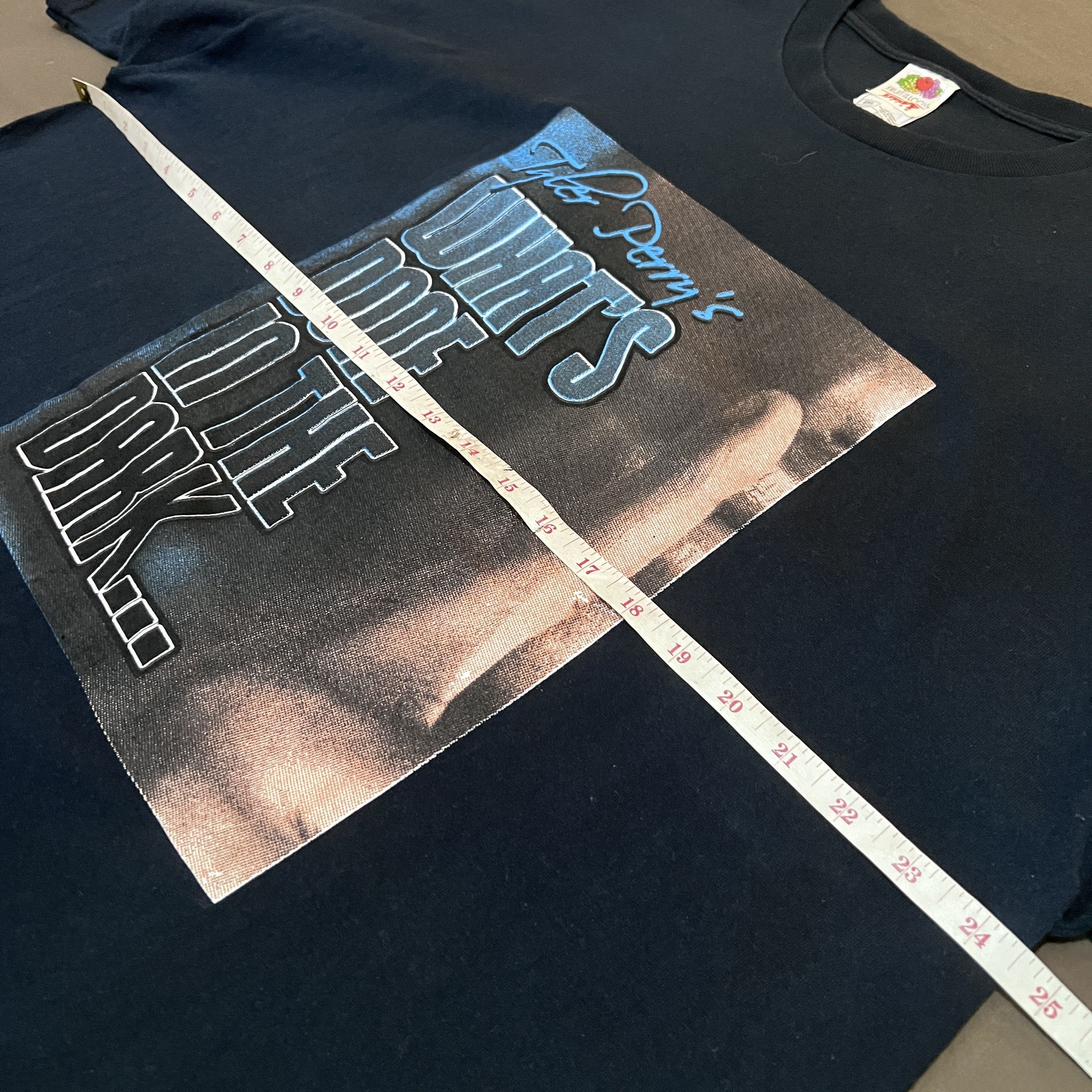 Rap Tees × Vintage Vintage Y2K Tyler Perry What's Done in the Dark Tee 2XL Size US XXL / EU 58 / 5 - 6 Thumbnail