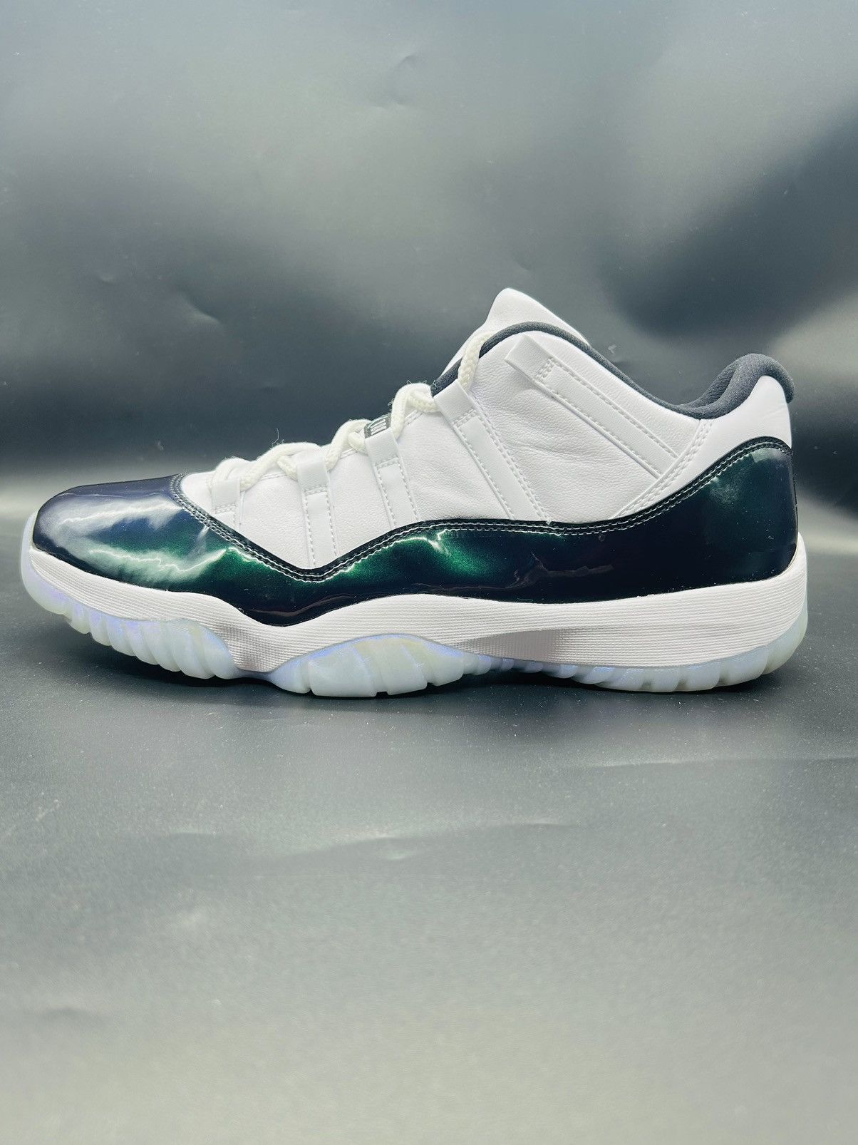 Jordan Brand Size 13 - Air Jordan 11 Retro Low Emerald ‘2018’ Size US 13 / EU 46 - 2 Thumbnail