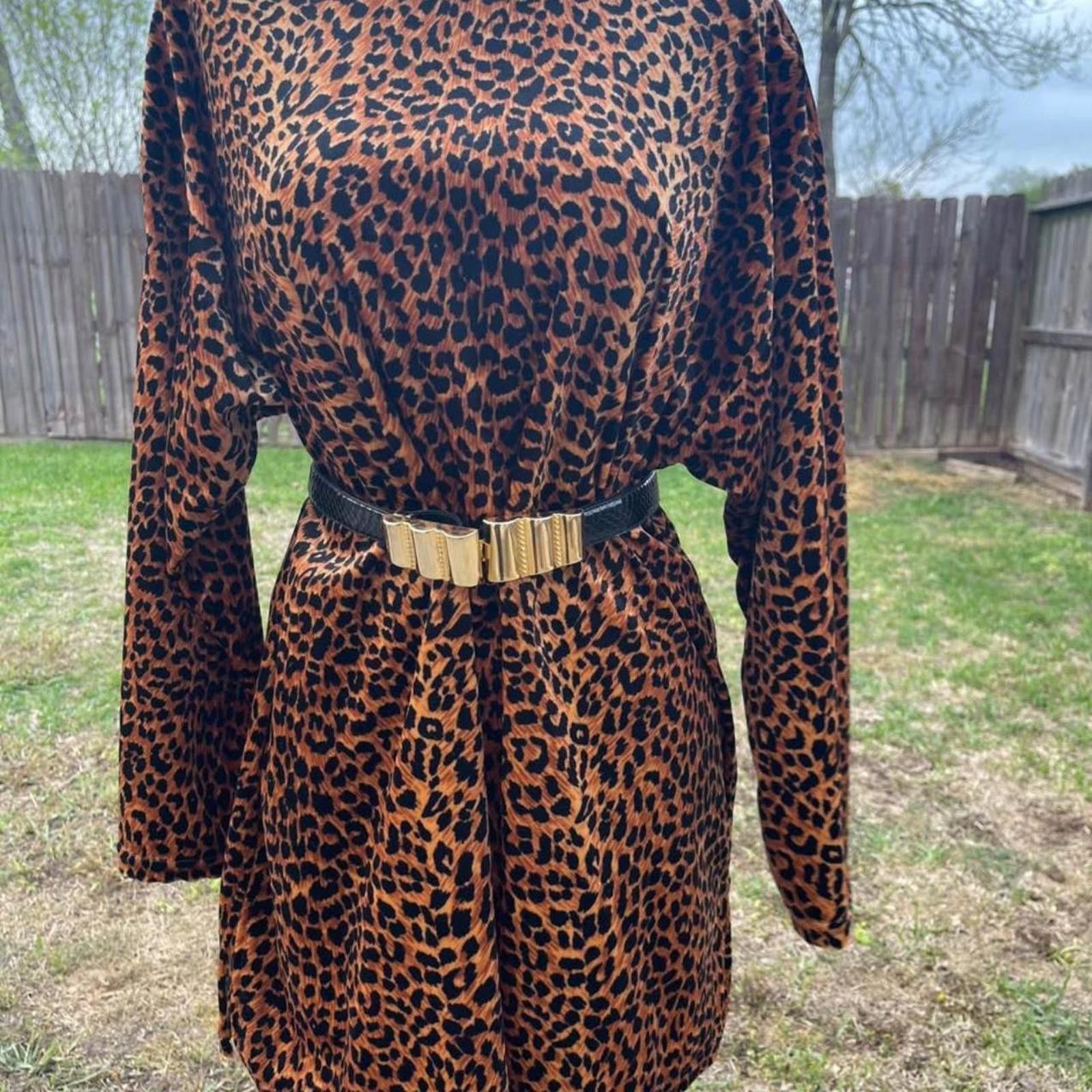 Other Vintage leopard print long sleeve top #boho #festivalvibes Size ONE SIZE - 2 Thumbnail