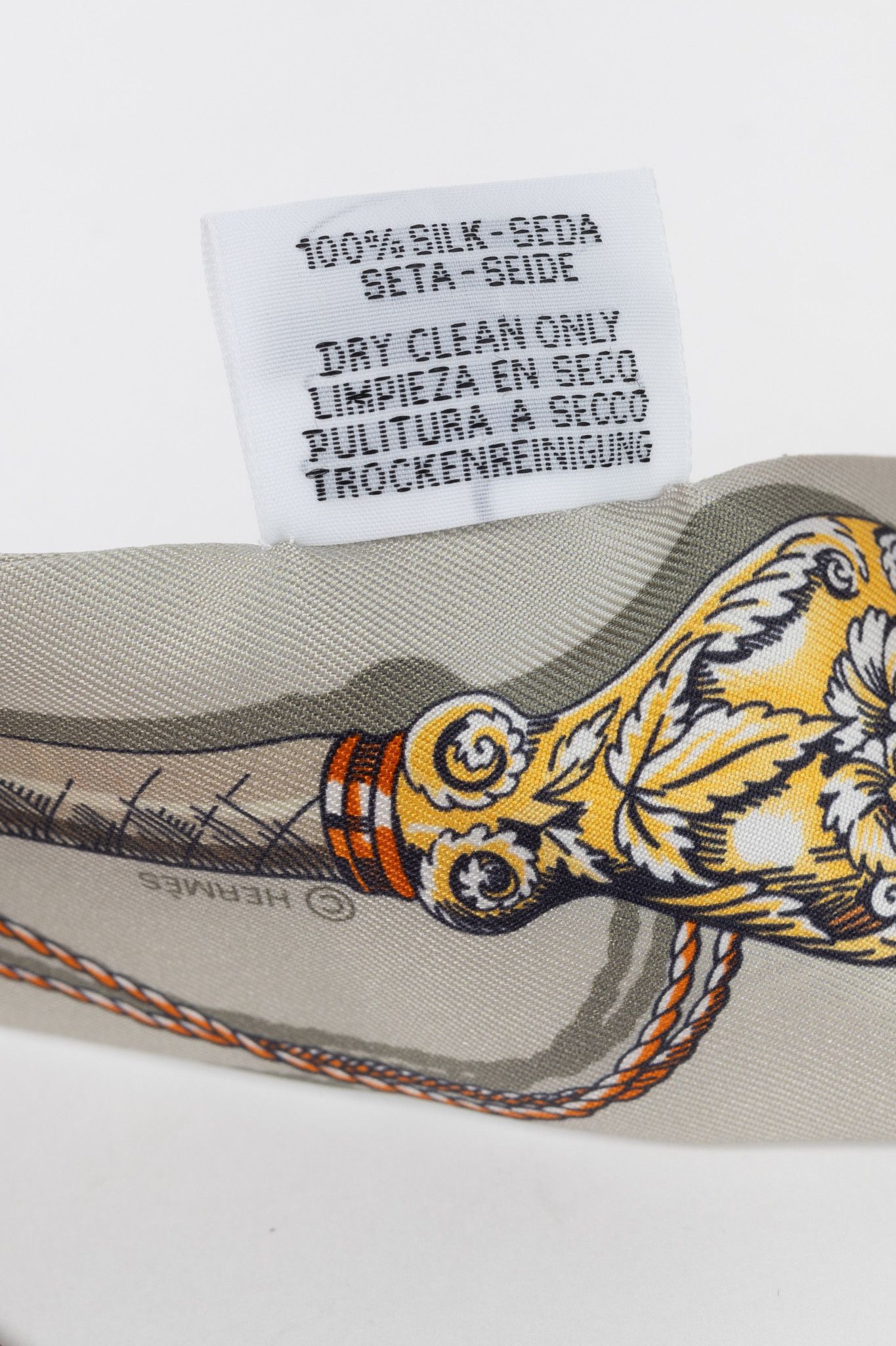 Hermes Hermes Cavalcades Gris Perle Multicolor Printed Silk Twilly Size ONE SIZE - 4 Thumbnail