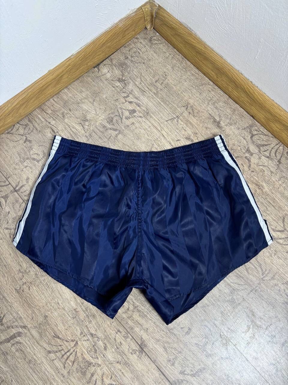 Adidas Vintage 90’s Adidas Jersey Nylon Shorts Run Athletic rare 34 Size US 34 / EU 50 - 4 Thumbnail