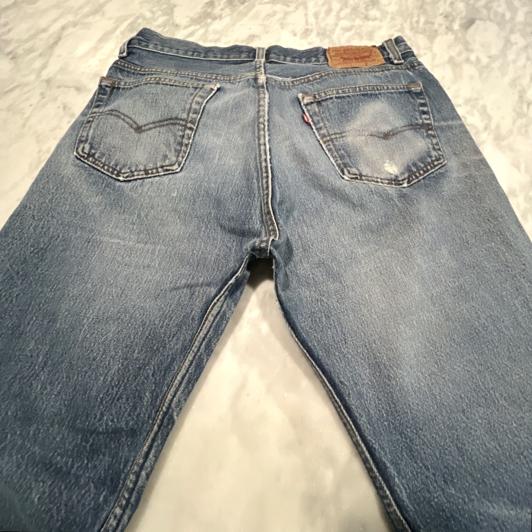 Levi's VINTAGE Levi’s 501 Jeans Men 32x30 Blue Button Fly USA Jeans Classic Distressed Whiskers 5-Pocket Denim 501 Series Mens Size US 32 / EU 48 - 4 Thumbnail