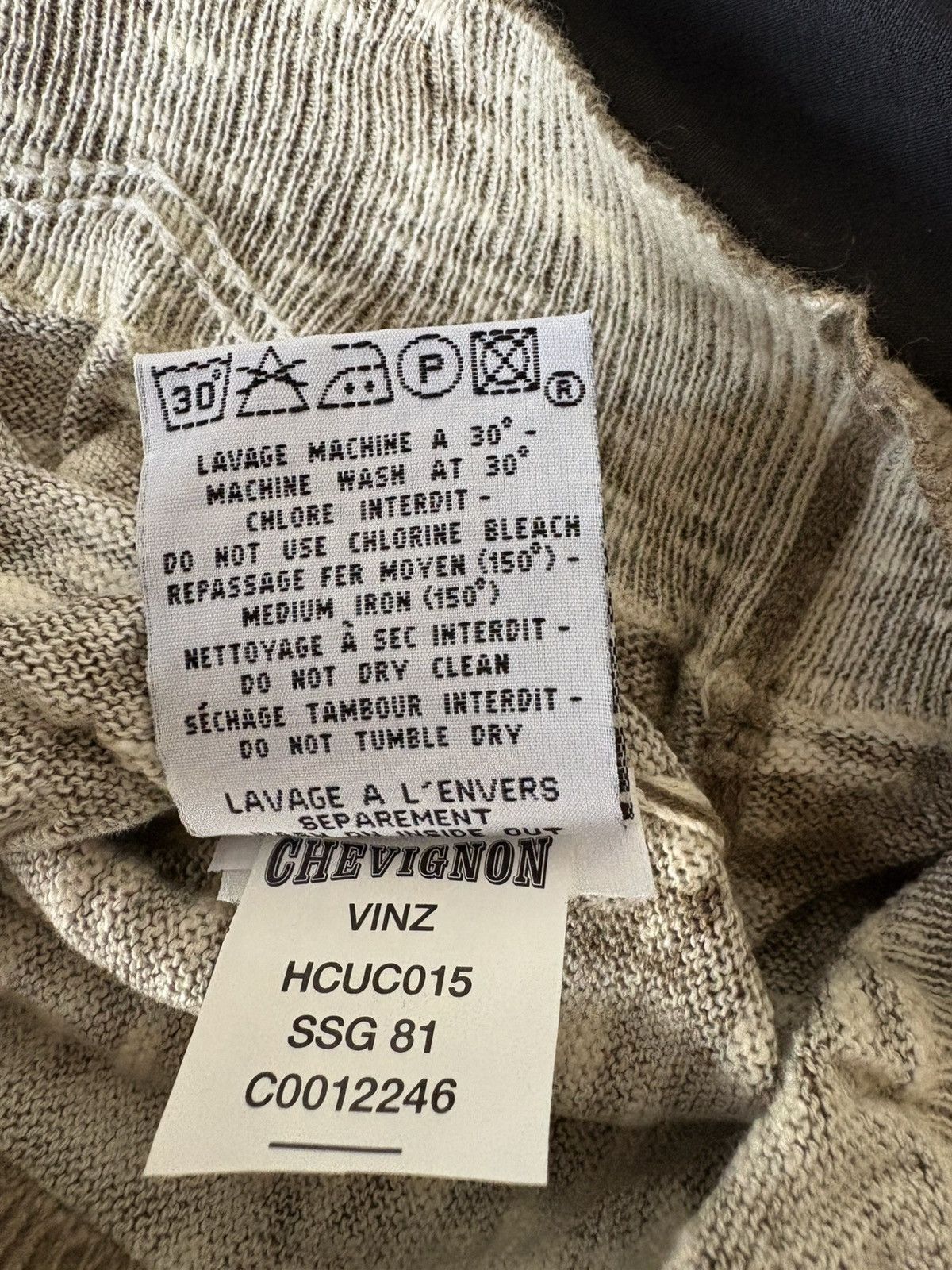 Chevignon Chevignon vintage v neck long sleeve Size US L / EU 52-54 / 3 - 5 Thumbnail