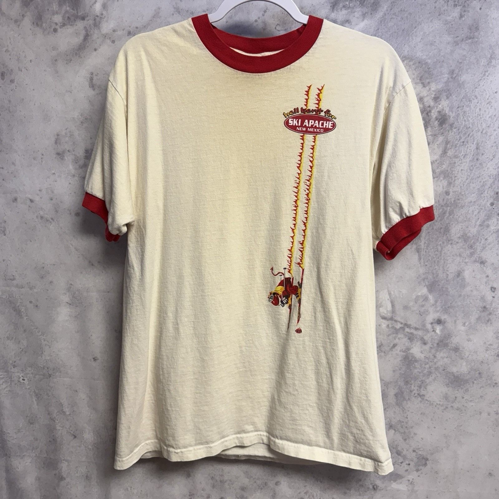 Vintage Vintage Ski Apache Resort New Mexico T Shirt Mens L 21x27.5 Size US L / EU 52-54 / 3 - 1 Thumbnail