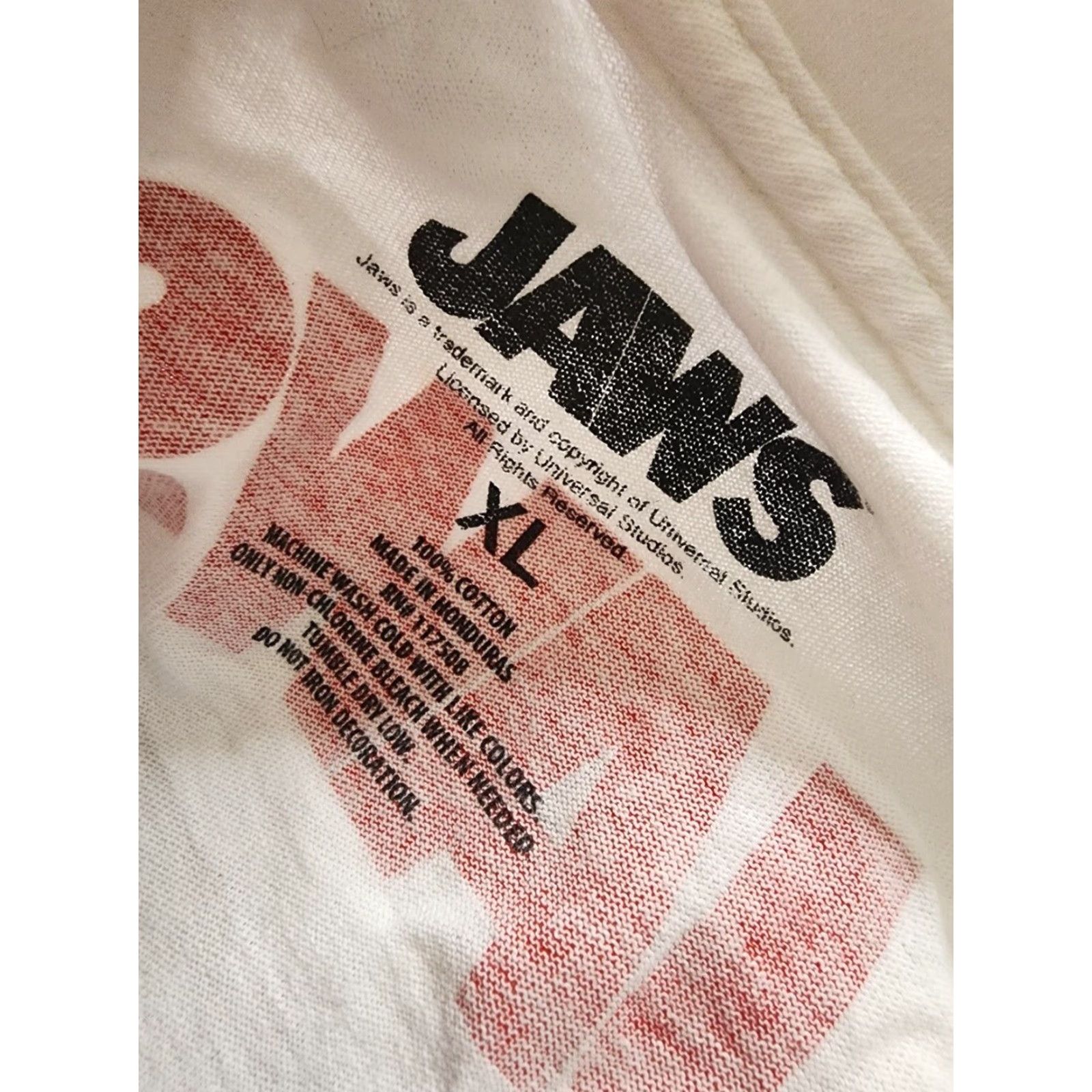 Vintage Universal Studios Horror Movie Jaws Authentic T Shirt White XL Mens Short Sleeve Crew Neck Size US XL / EU 56 / 4 - 4 Thumbnail