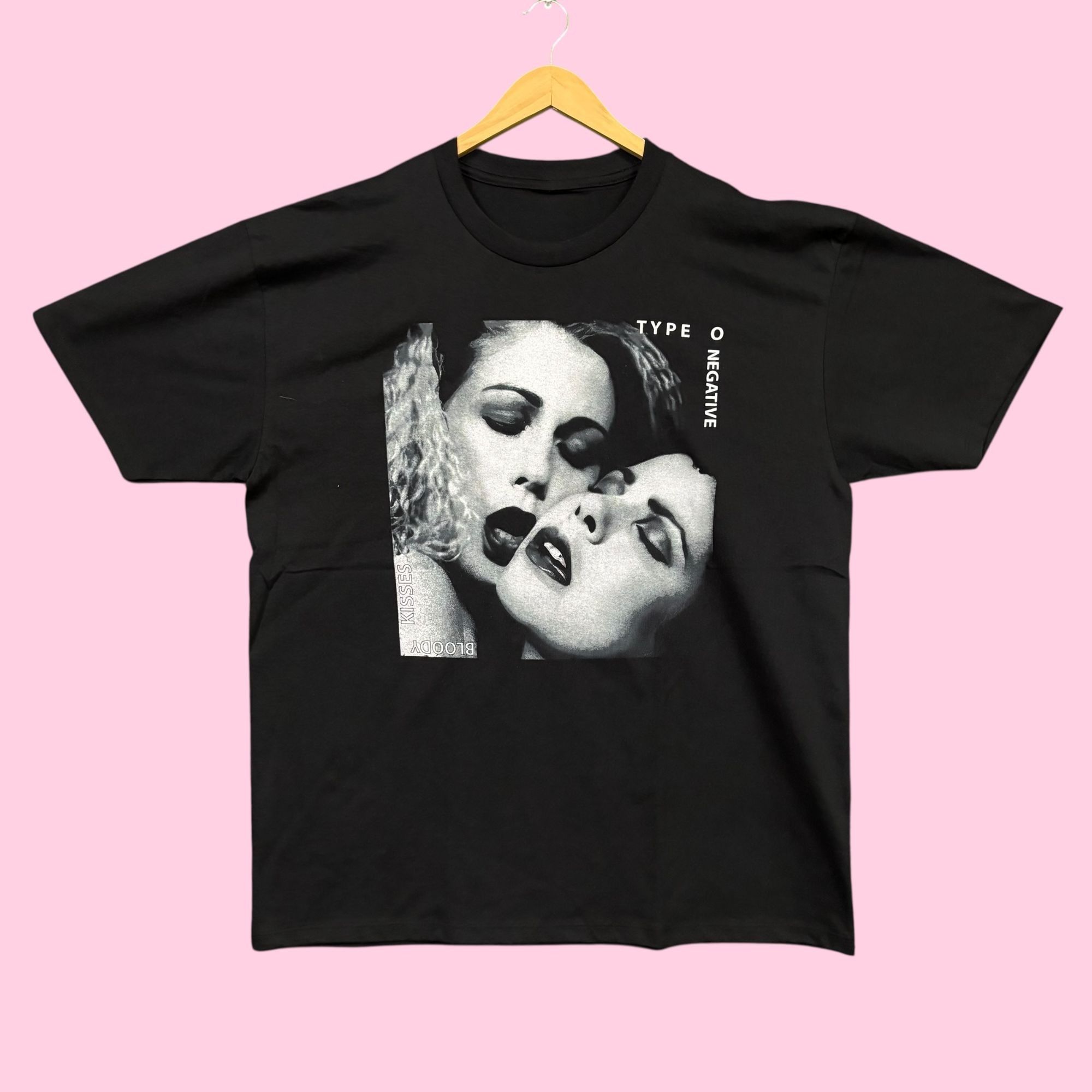 Band Tees Type O Negative Bloody Kisses Gothic Metal Band Tee XL Size US XL / EU 56 / 4 - 1 Thumbnail