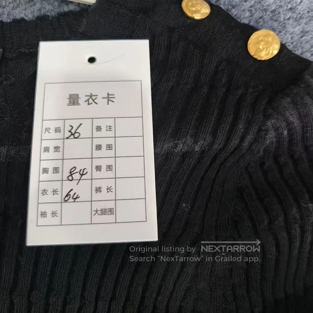 Chanel Chanel Black Gold Coin Button Wool Knit Top. Size XS / US 0-2 / IT 36-38 - 6 Thumbnail