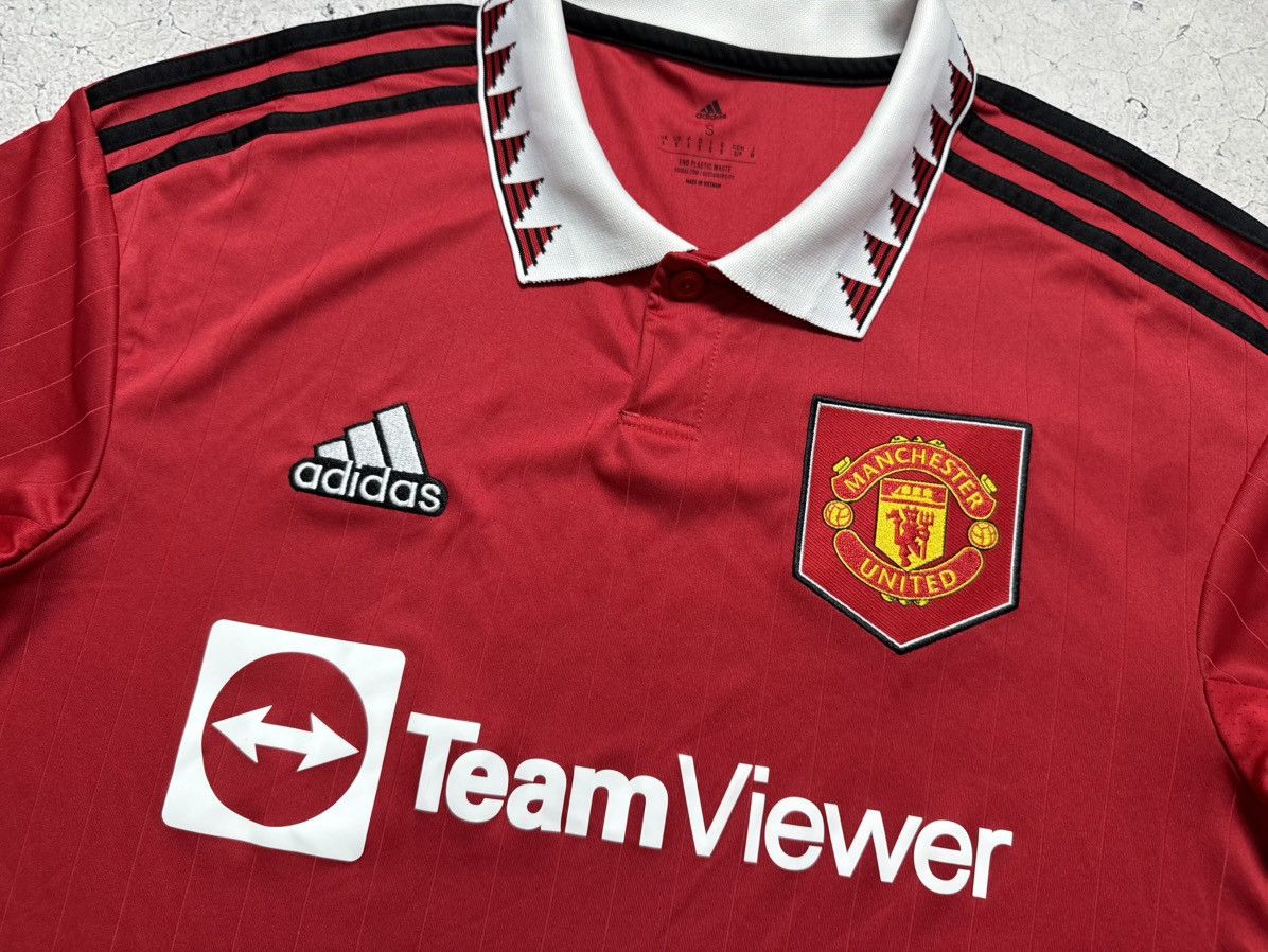 Adidas Adidas FC Manchester United 2022/2023 Vintage Soccer Jersey Size US S / EU 44-46 / 1 - 4 Thumbnail