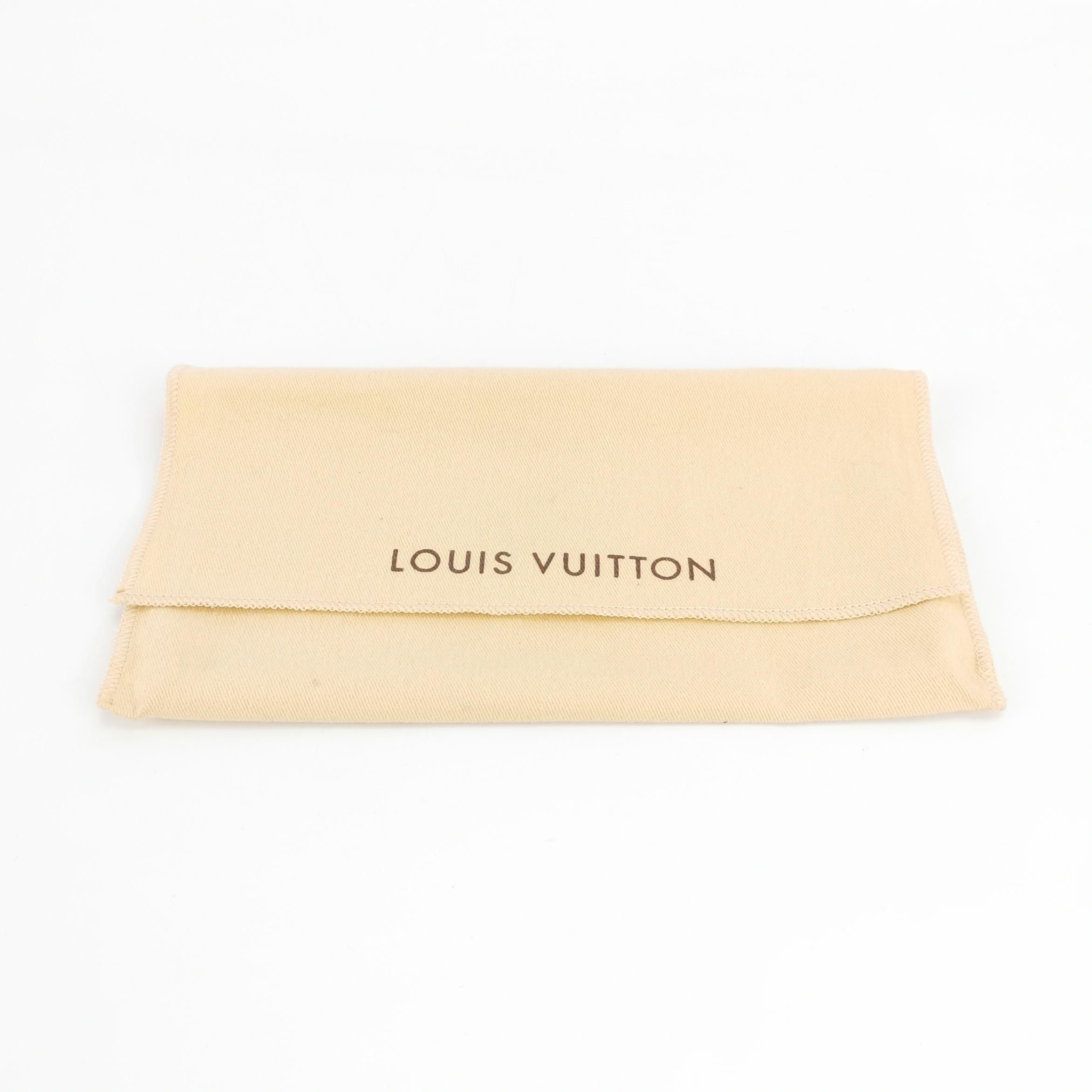 Louis Vuitton Louis Vuitton (LV) Cowhide embossed monogram snap wallet -y Size ONE SIZE - 9 Thumbnail