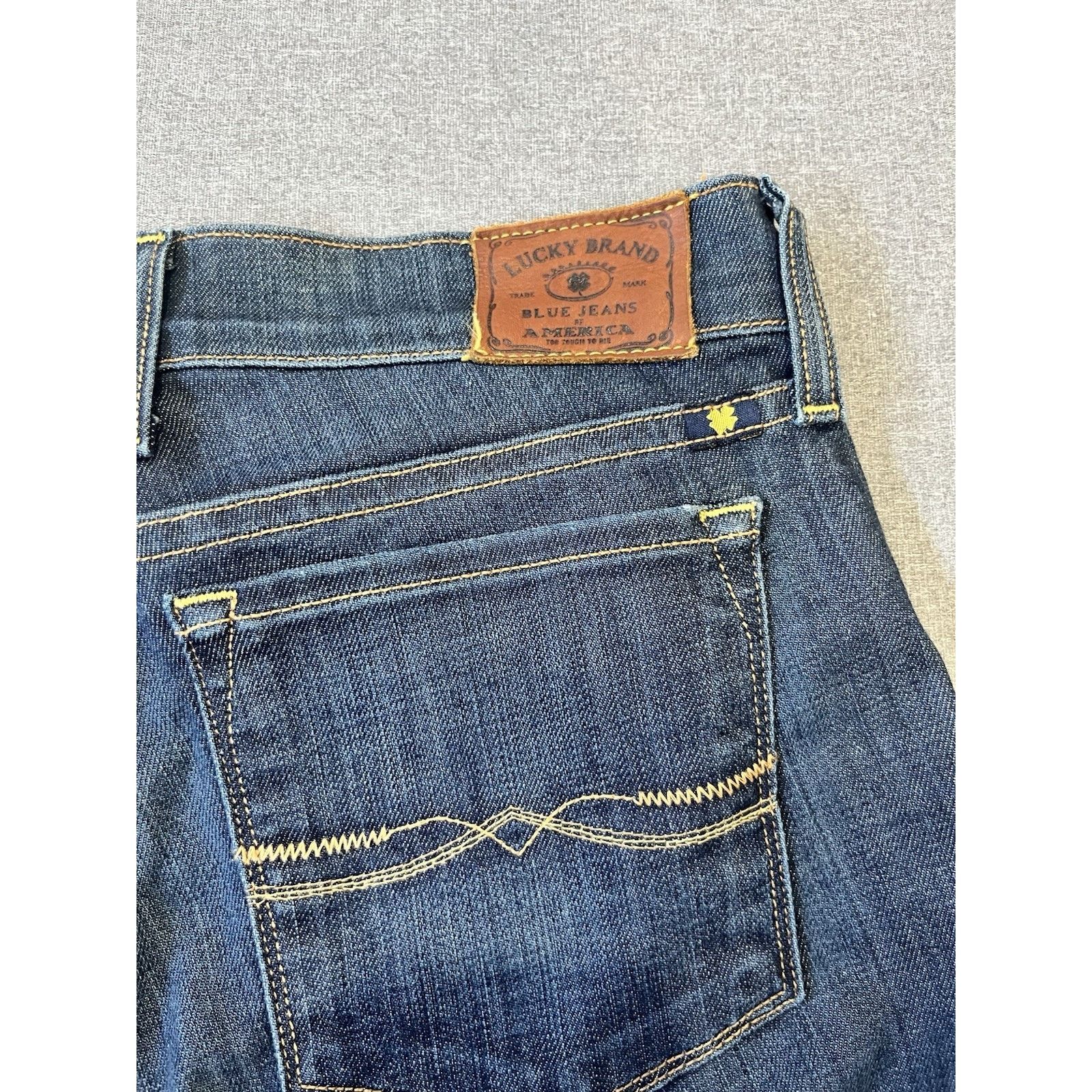 Lucky Brand Lucky Brand Jeans women 4/27 Charlie Baby Boot Dark Wash Size 27" / US 4 / IT 40 - 8 Thumbnail
