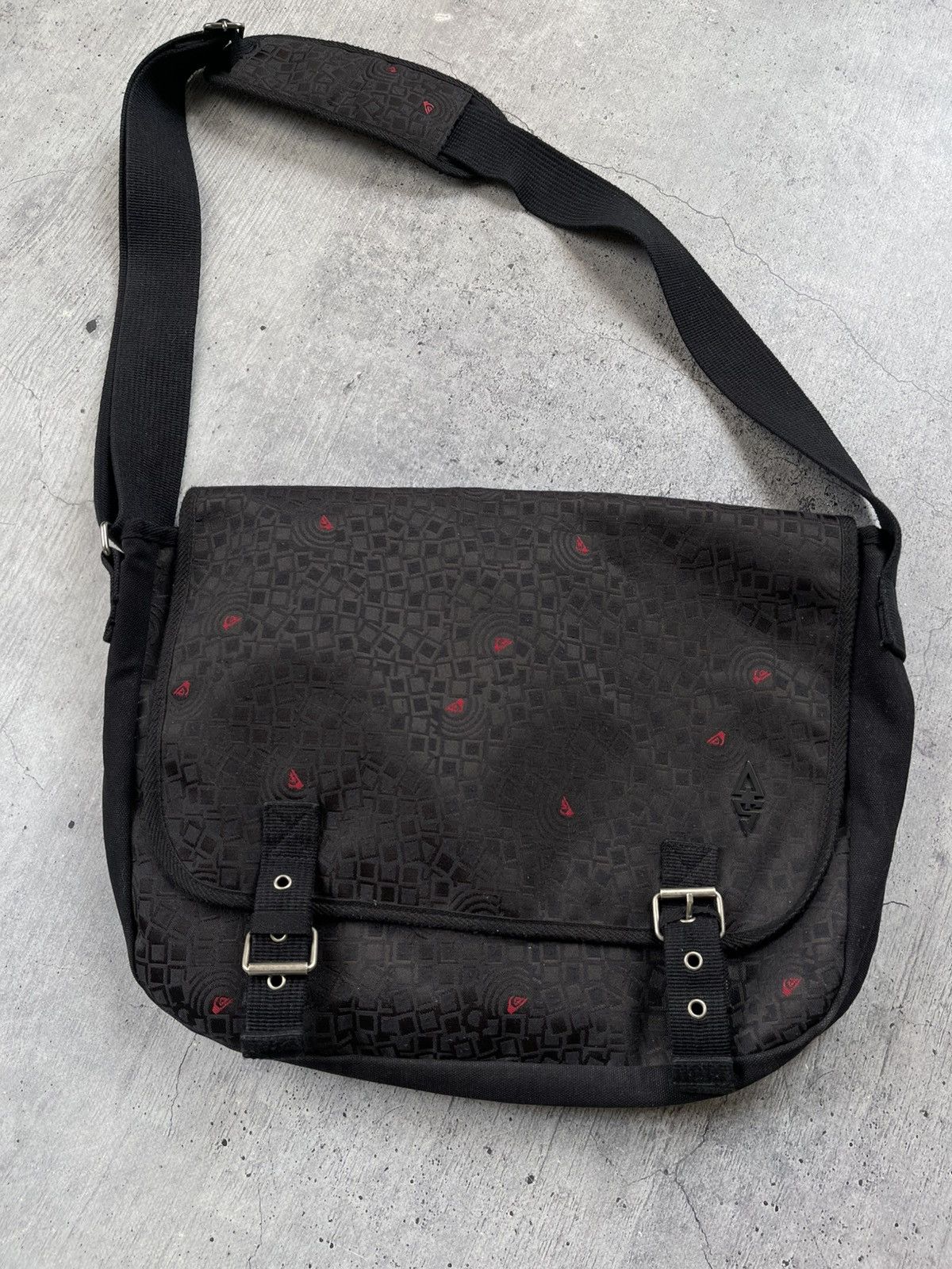 Quiksilver × Vintage Vintage Y2K Monogram Japanese messenger Quiksilver bag Size ONE SIZE - 2 Thumbnail
