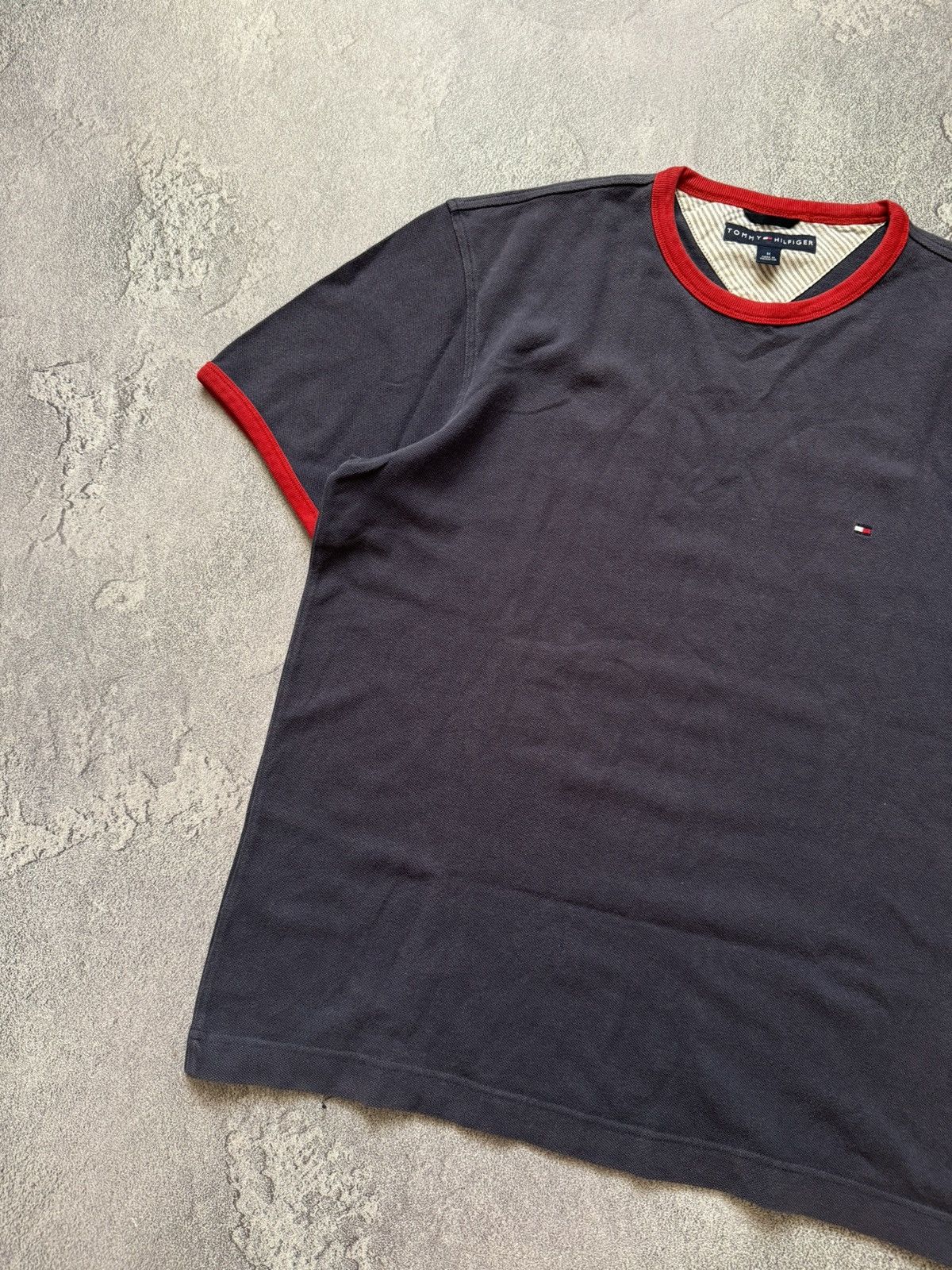 Tommy Hilfiger × Vintage Tommy Hilfiger M vintage faded tee T-shirt polo Size US M / EU 48-50 / 2 - 5 Thumbnail