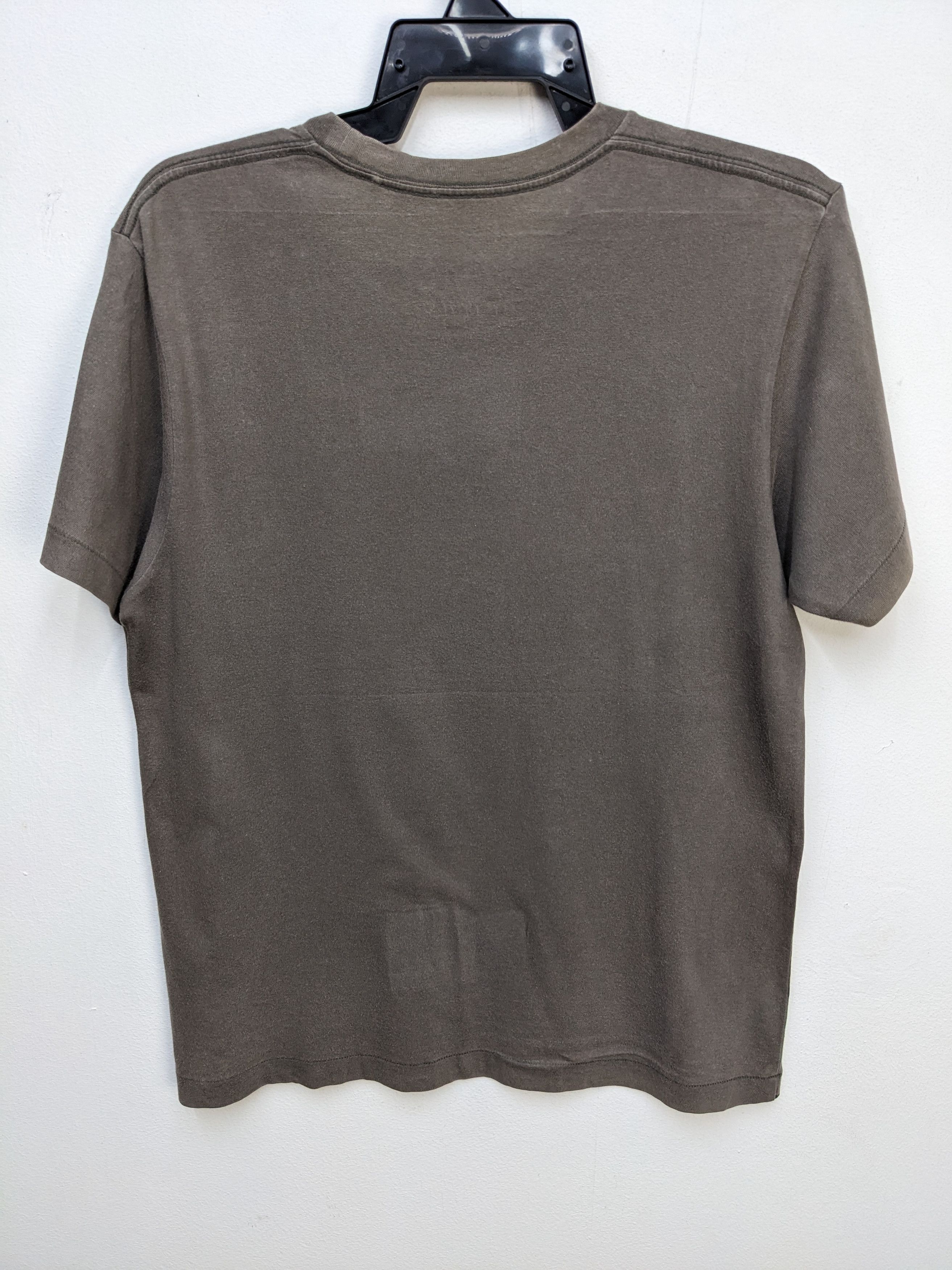 Kaws × Peanuts Kaws X Peanuts X Japanese Brand UNIQLO Tshirt Size US M / EU 48-50 / 2 - 2 Thumbnail