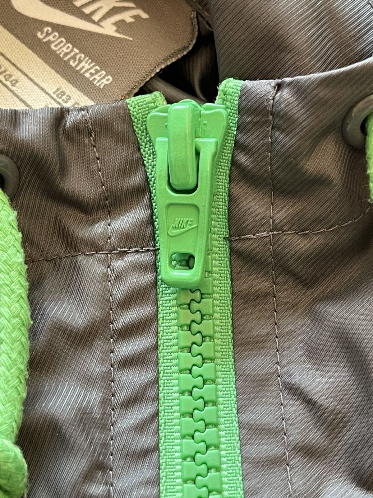 Nike Nike Sportswear Windrunner Jacket - Green/Grey (Size L) Size US L / EU 52-54 / 3 - 5 Thumbnail