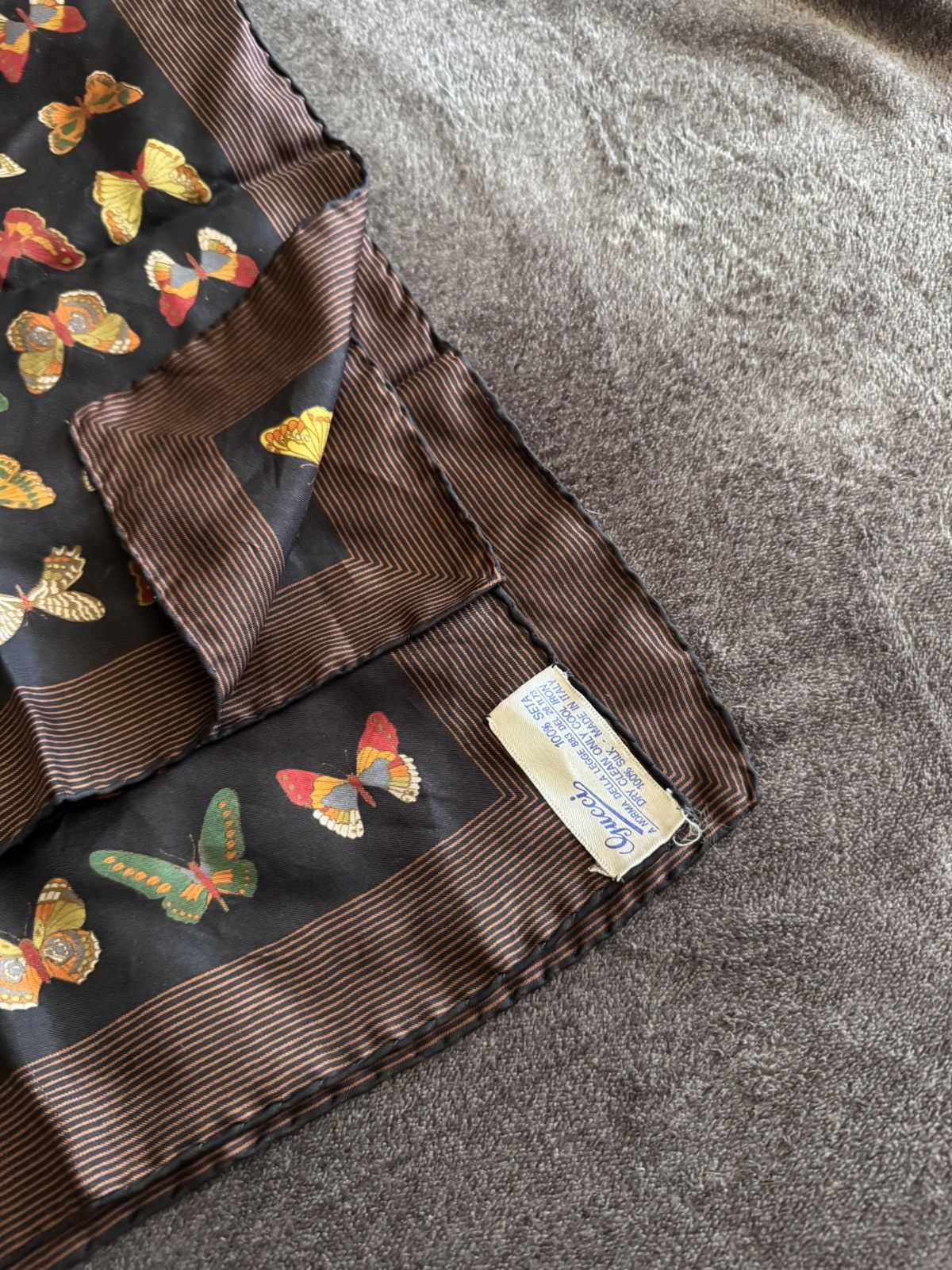 Gucci Gucci Foulard Gucci Farfalle, V. Accornero 1981 RARE Size ONE SIZE - 8 Thumbnail