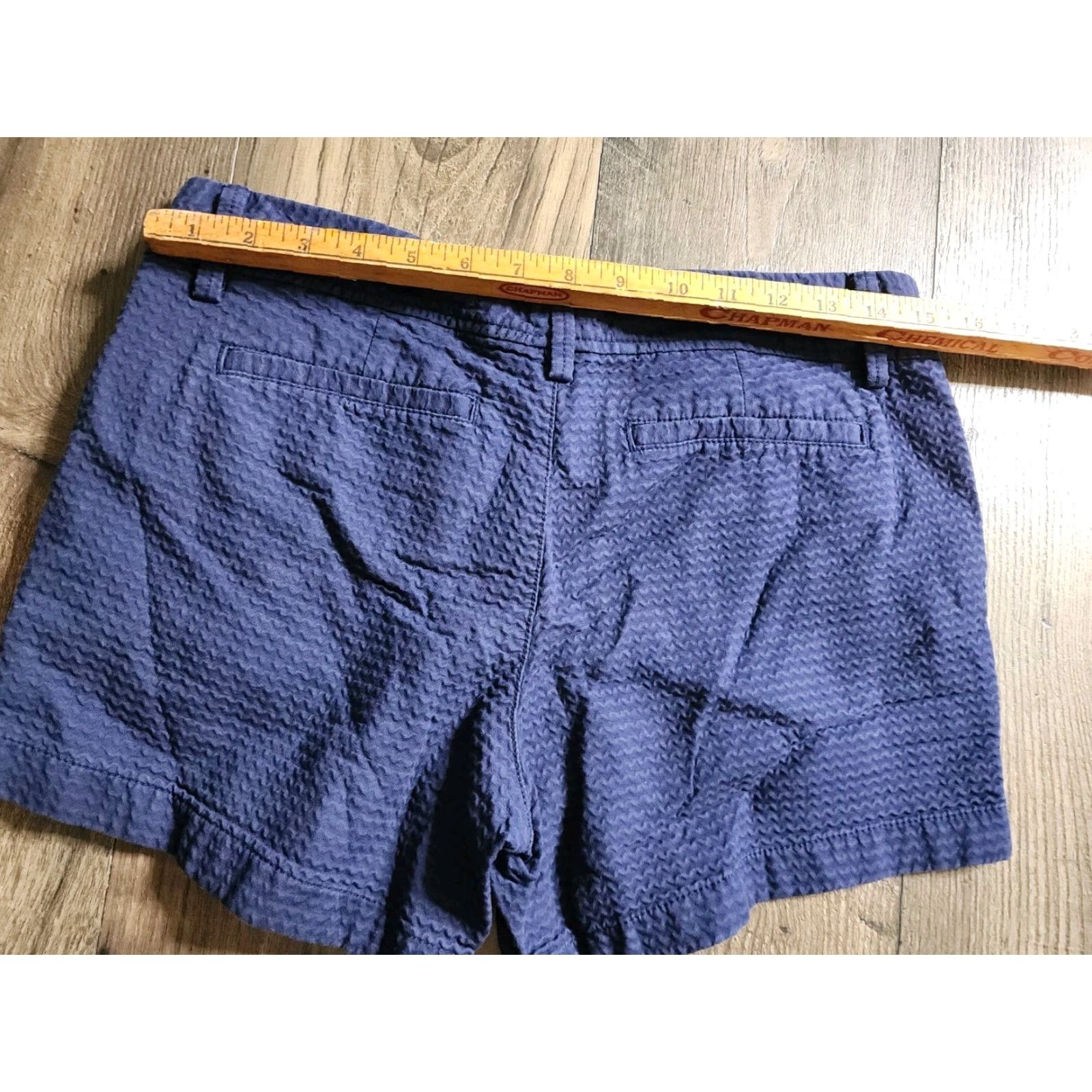 Lilly Pulitzer Lilly Pulitzer Callahan Shorts Womens 6 Navy Blue Chino 4.5 In Inseam/Flat Front Pockets Casual Spring Summer Womens Size 28" / US 6 / IT 42 - 2 Thumbnail