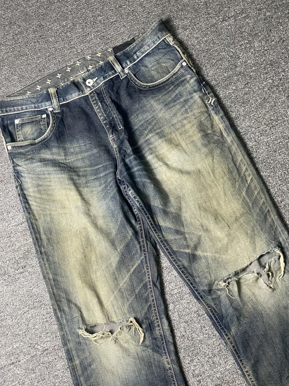 Hurley × Vintage HURLEY Men’s Fashion Distressed Denim Jeans (106) Size US 35 - 3 Thumbnail