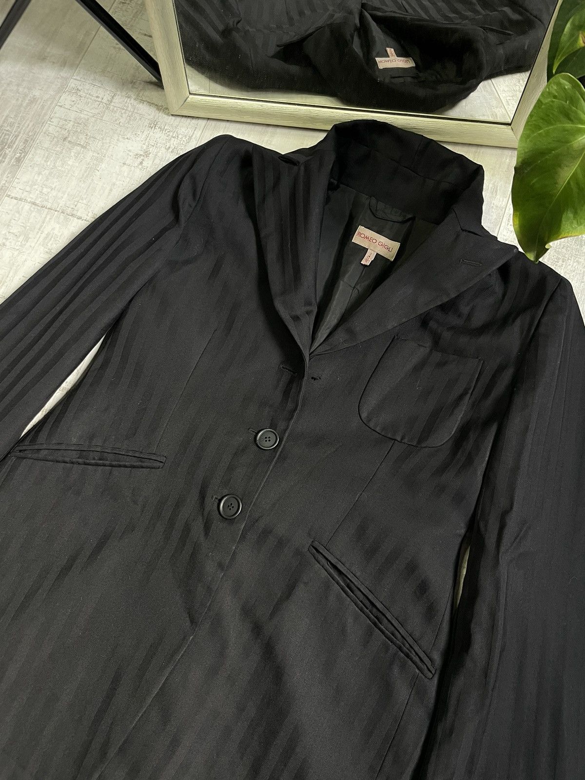 Romeo Gigli *RARE* Romeo Gigli Vintage 80’s Blazer Black Size 42L - 3 Thumbnail