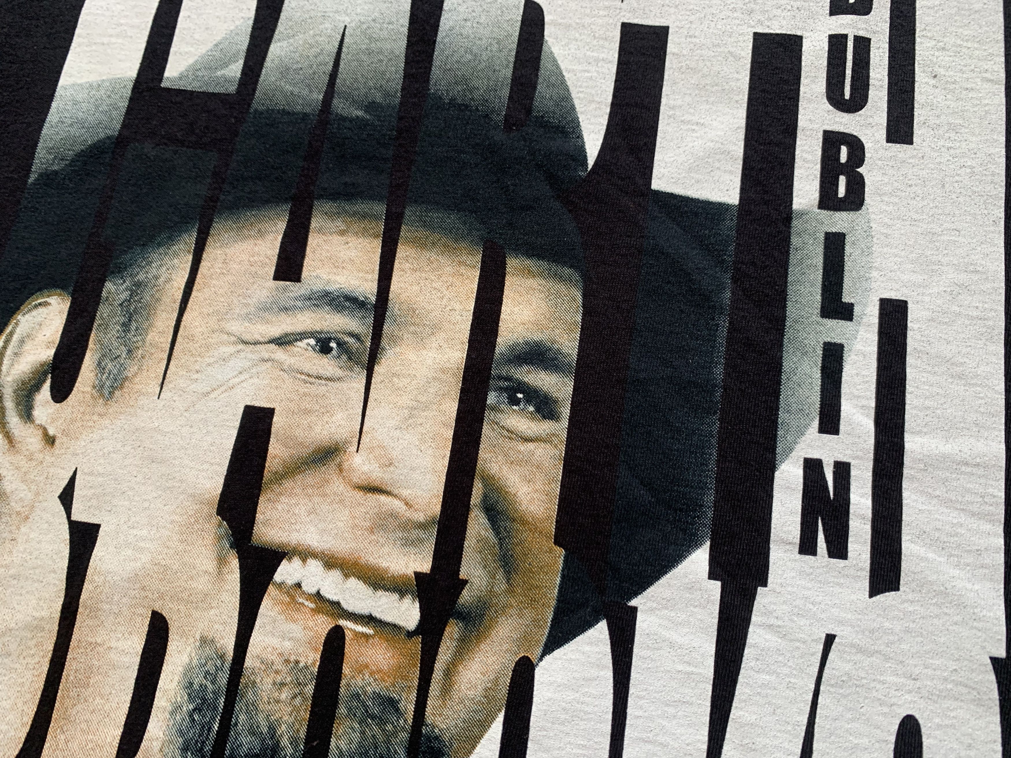 Fruit Of The Loom Garth Brooks Live In Dublin Band Tour T Shirt Size US XL / EU 56 / 4 - 6 Thumbnail