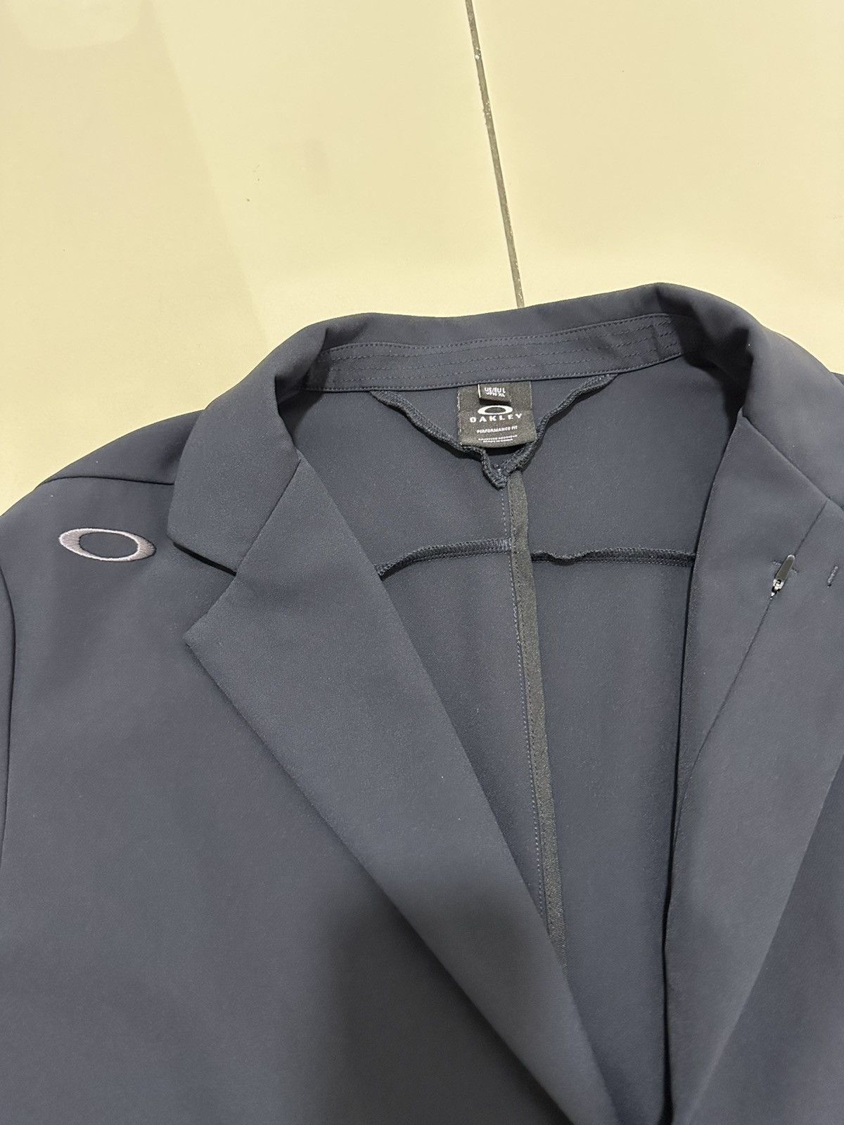 Oakley Oakley Light Jacket Design The World Is Always Involving Size US L / EU 52-54 / 3 - 8 Thumbnail