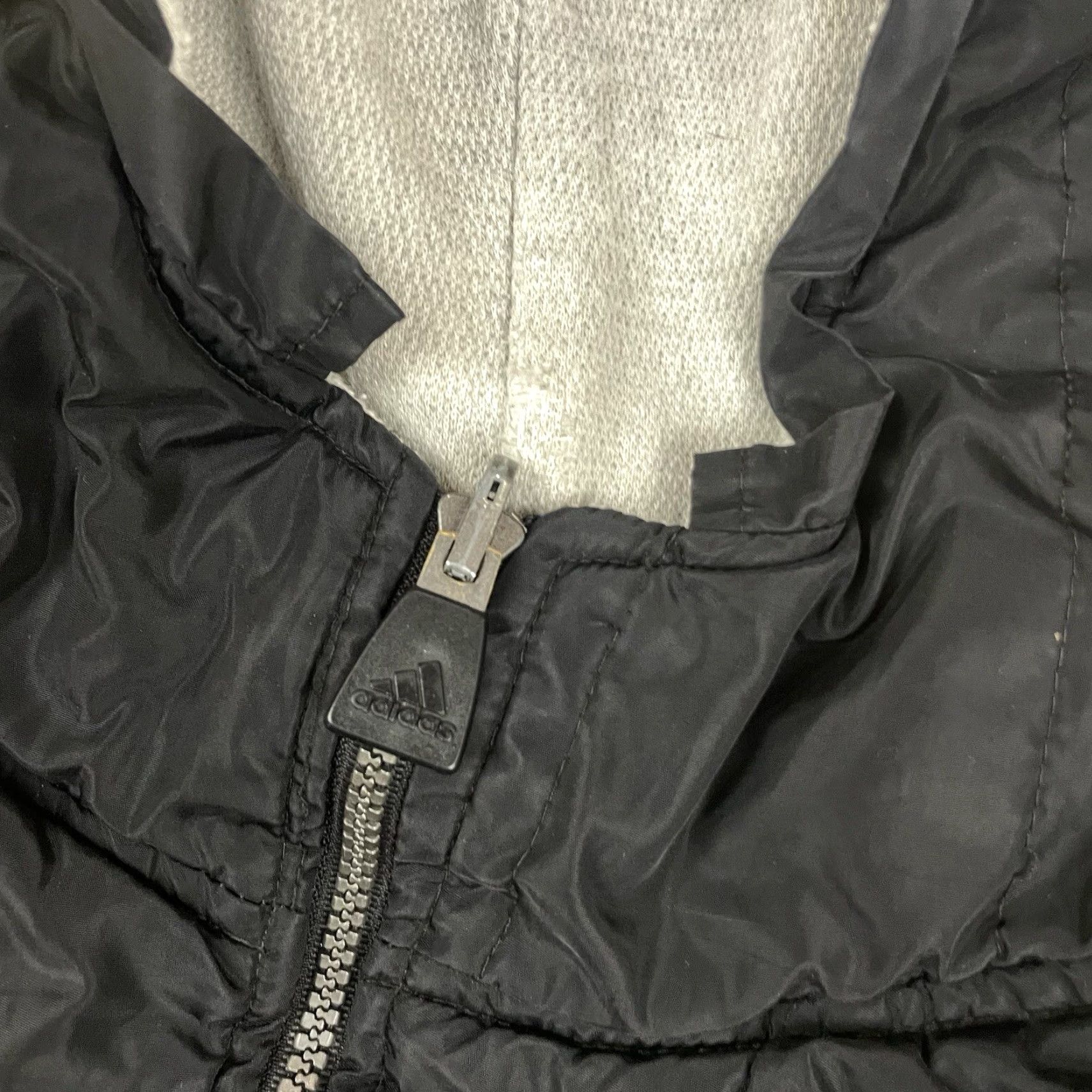 Adidas VINTAGE Adidas Jacket Mens Black Reversible Windbreaker Hooded Embroidered Gray Size M Size US M / EU 48-50 / 2 - 5 Thumbnail