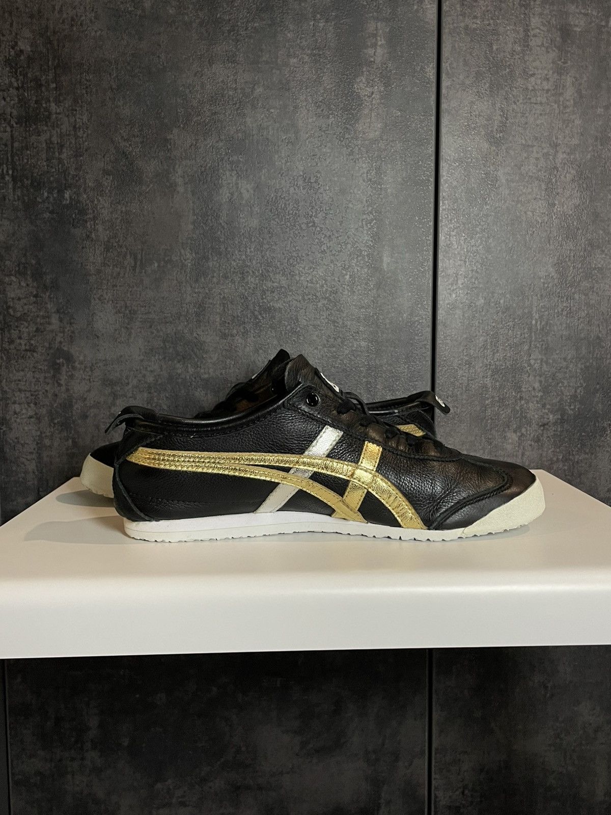 Onitsuka Tiger Onitsuka Tiger Silver Gold Onitsuka Tiger Size US 9.5 / IT 39.5 - 12 Thumbnail