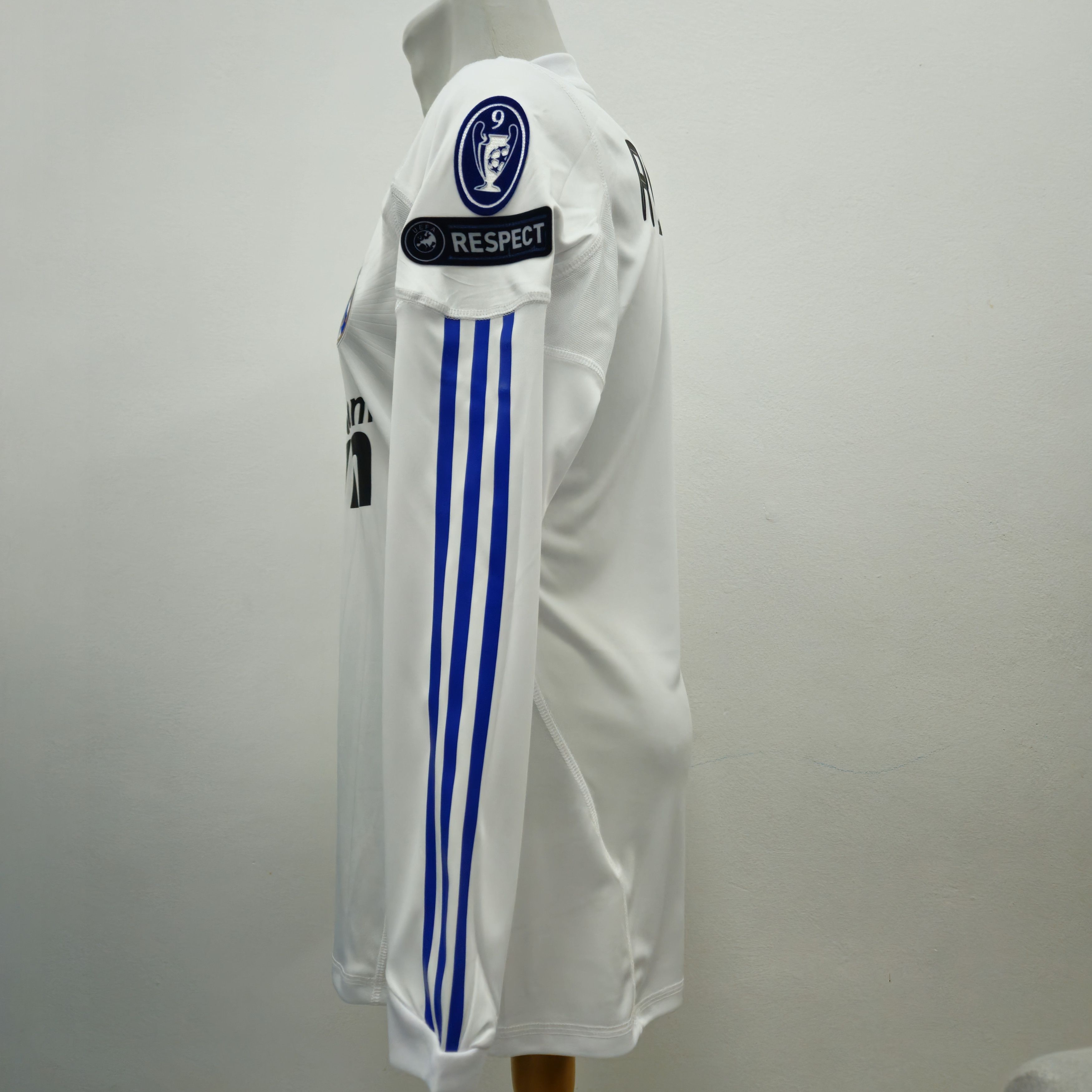 Other Real Madrid Home 2010/11 Ronaldo UCL Long Sleeve Formotion Size US M / EU 48-50 / 2 - 4 Thumbnail