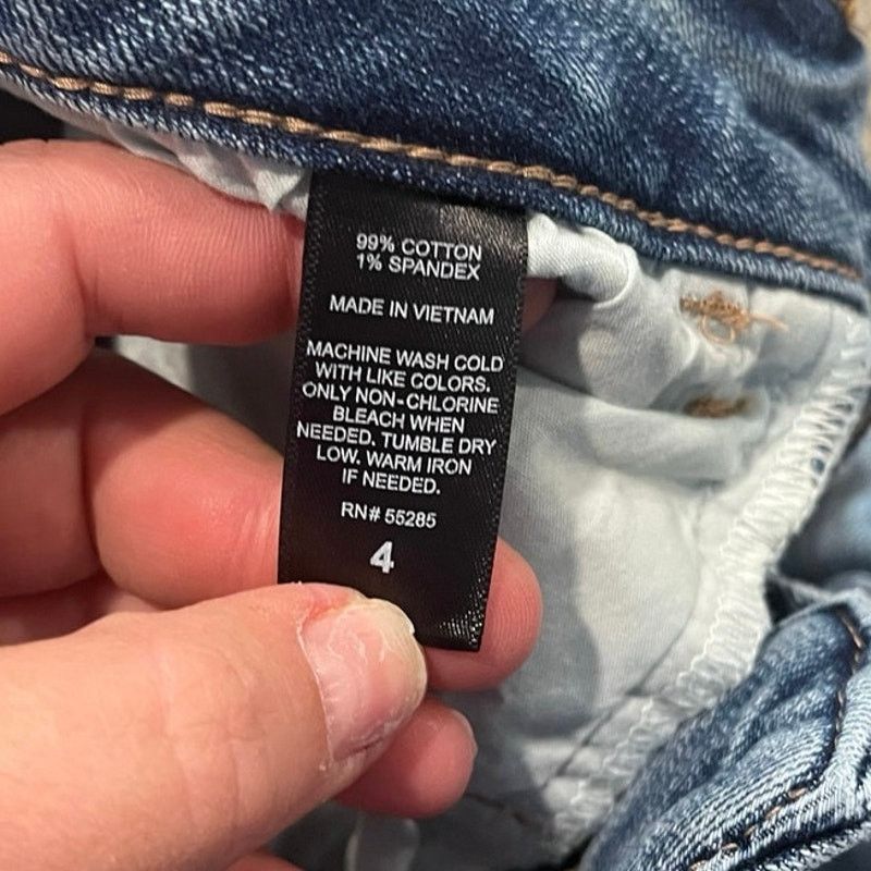 Express Express Jean Shorts Destroyed Cuffed Hem Low Rise Blue Sz 4 Size 27" / US 4 / IT 40 - 6 Thumbnail