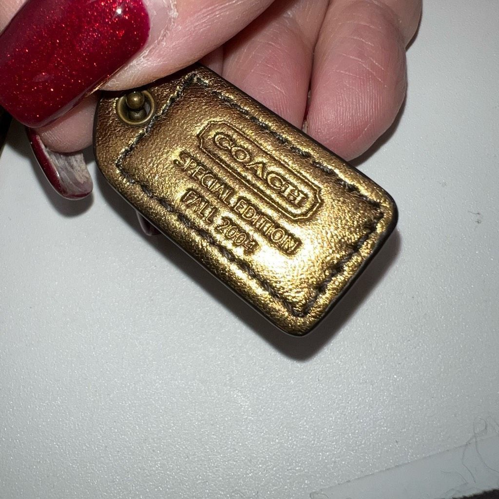 Coach COACH SPECIAL EDITION Fall 2004 Leather Signature Wristlet Bronze Buckle Size ONE SIZE - 7 Thumbnail