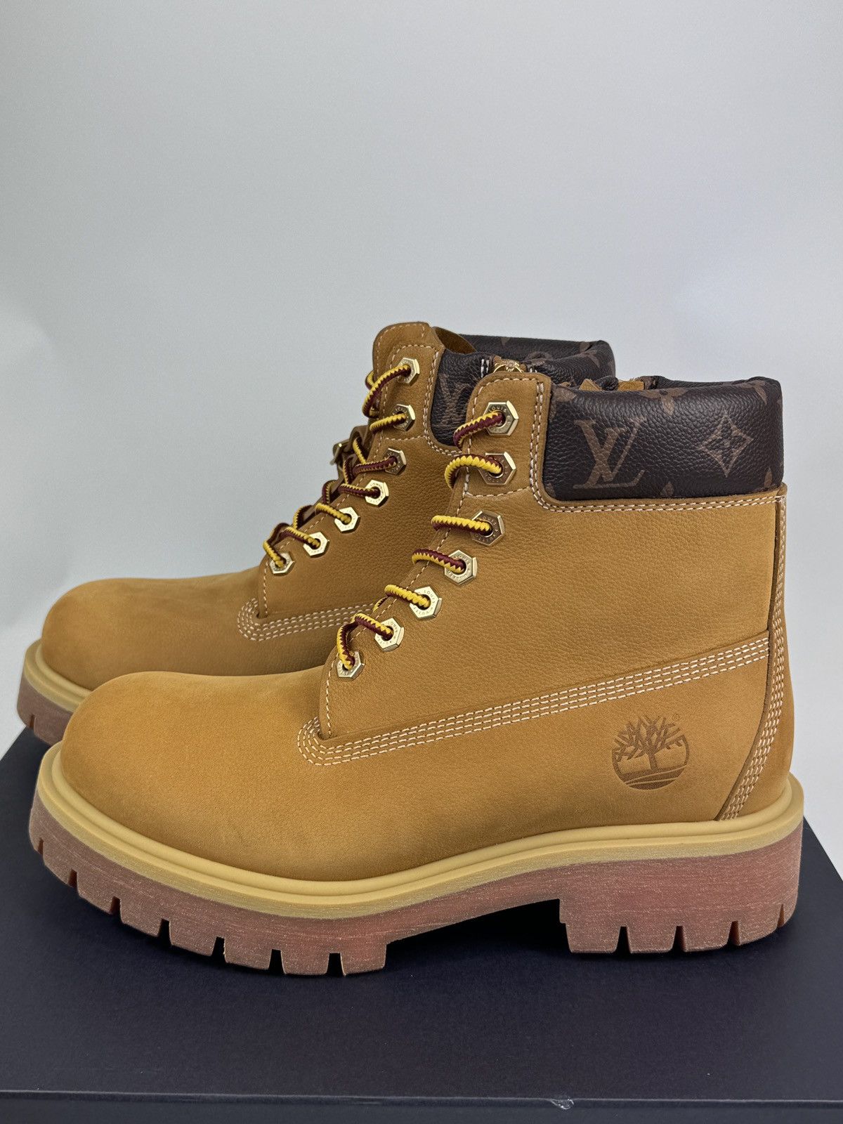 Louis Vuitton LV X TIMBERLAND BOOTS Size US 9 / EU 42 - 4 Thumbnail