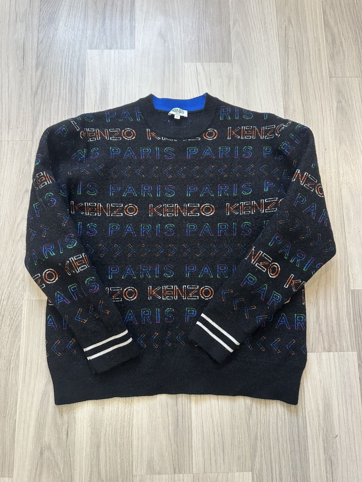 Kenzo I'm selling a women's Kenzo cashmere sweater. Size S / US 4 / IT 40 - 1 Thumbnail