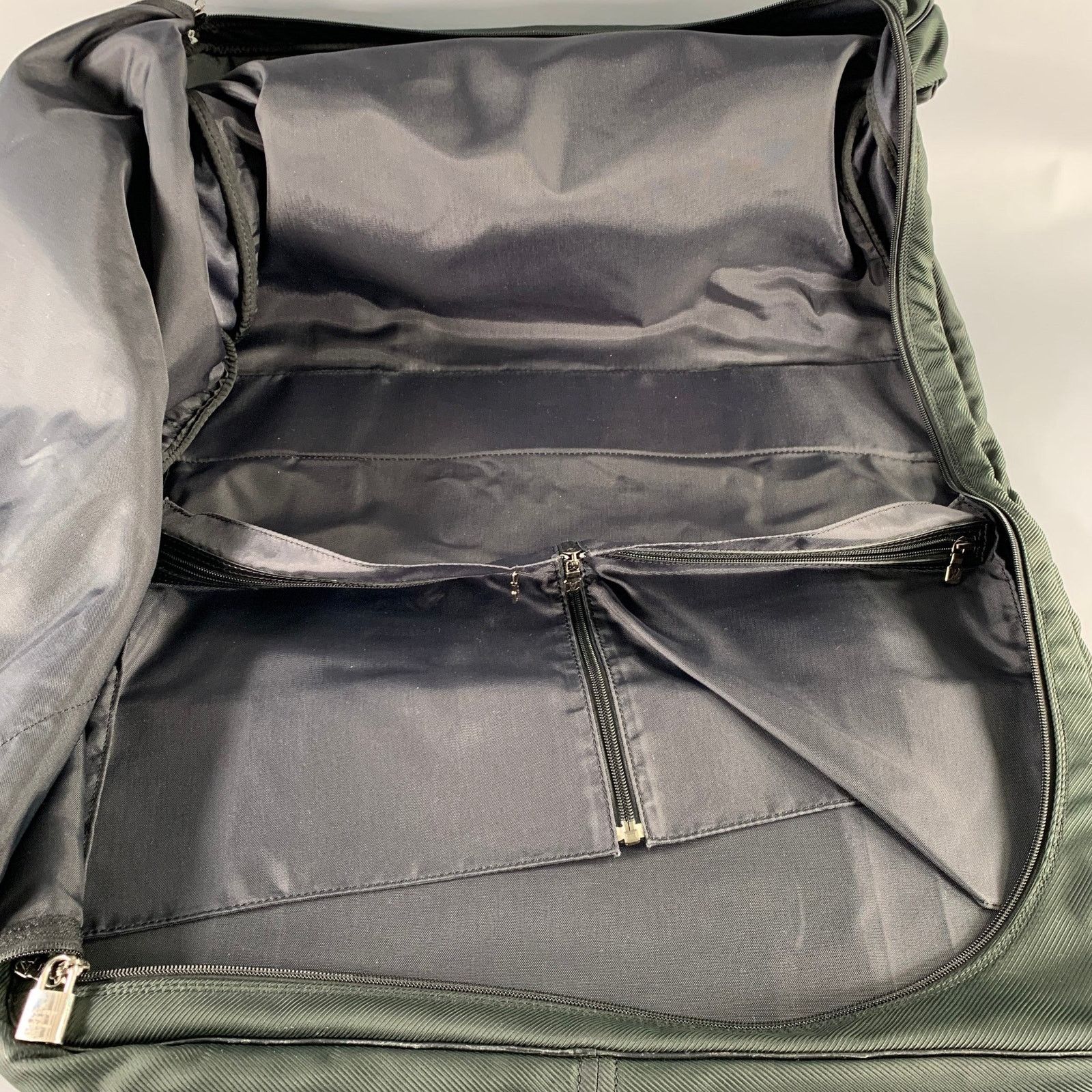 Louis Vuitton Taiga Portable Gibeciere Ardoise Two Tone Nylon Leather Size ONE SIZE - 9 Thumbnail