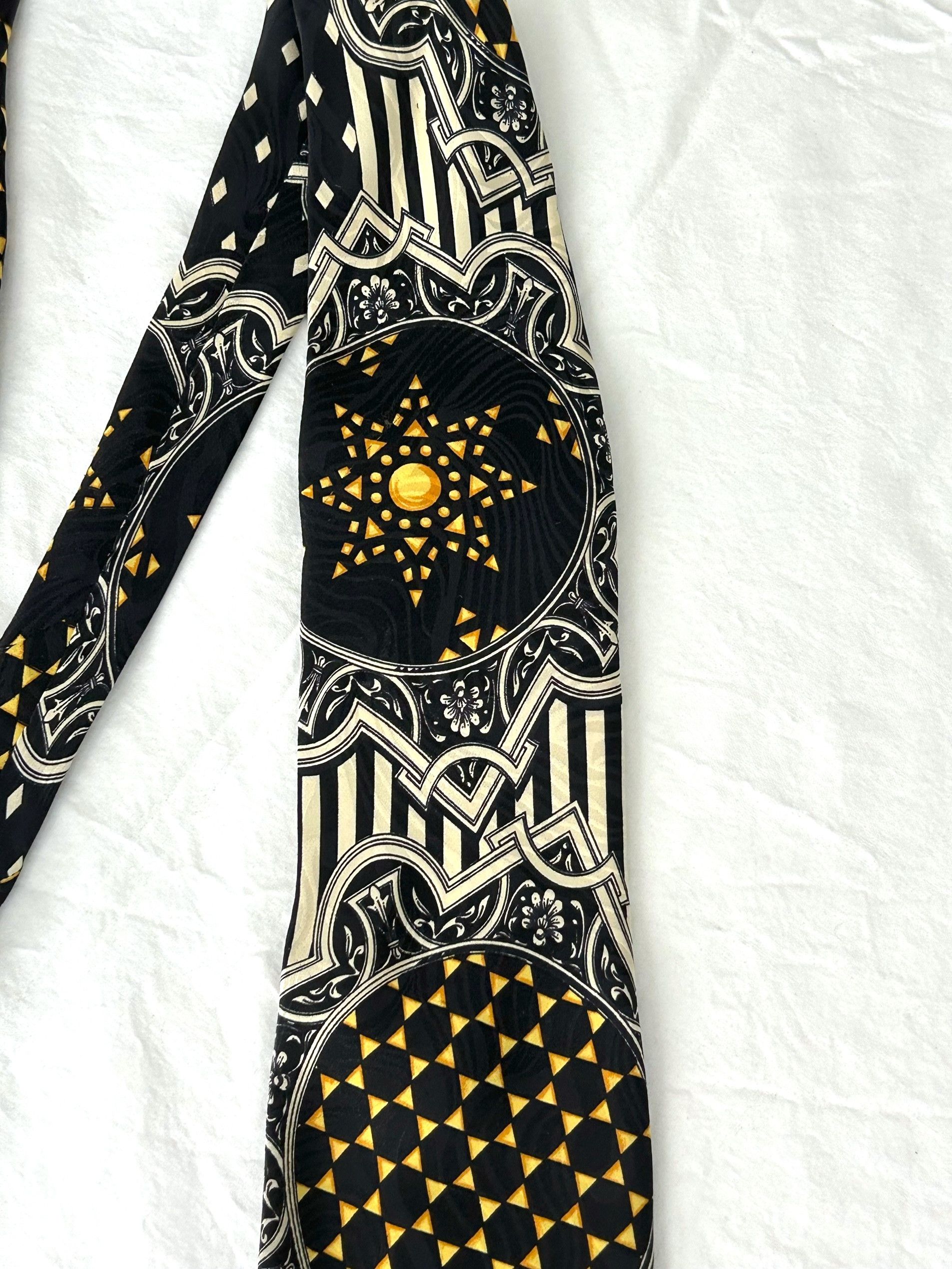 Versace V2 Medallion Greek Key Black/Gold Stargate Silk Tie
