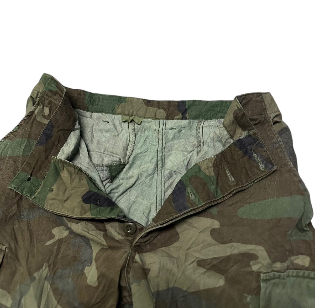 Vintage Vintage army camo cargo pants size 34 Size US 34 / EU 50 - 9 Thumbnail