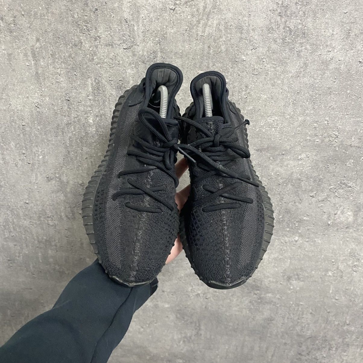 Adidas Adidas Yeezy Boost 350 V2 Onyx Size 7 Size US 7 / EU 40 - 3 Thumbnail