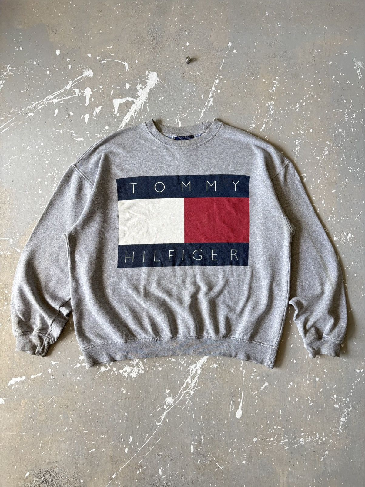 Tommy Hilfiger TOMMY HILFIGER Big Logo Oversized Sweatshirt Jumper Crewneck Size US L / EU 52-54 / 3 - 1 Thumbnail