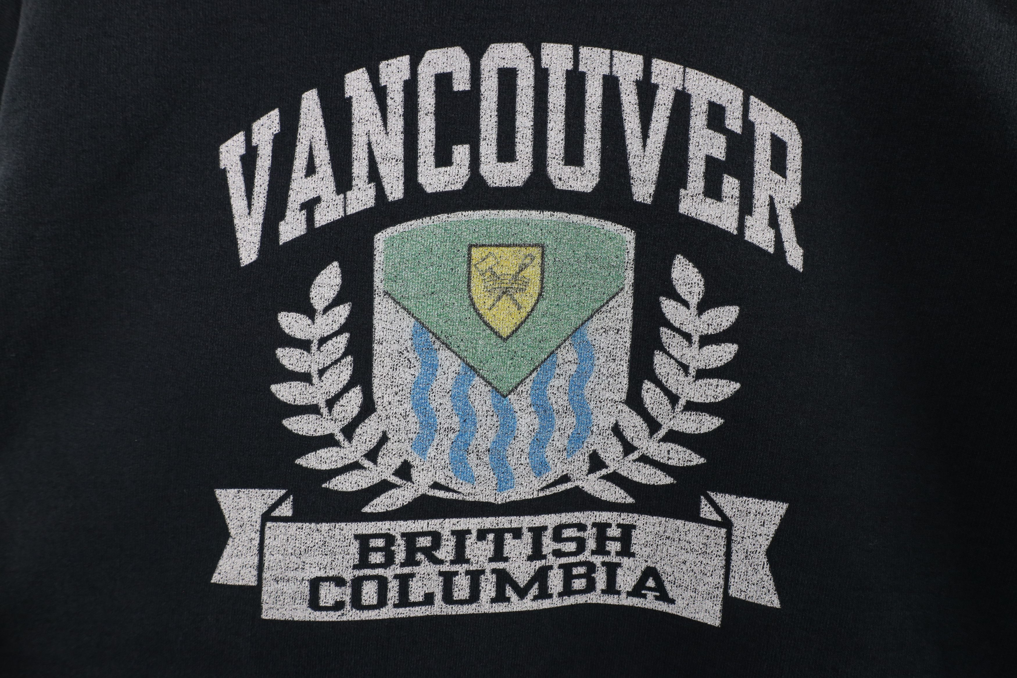 Vintage Vintage 90s Streetwear Vancouver British Columbia Sweatshirt Size US M / EU 48-50 / 2 - 4 Thumbnail