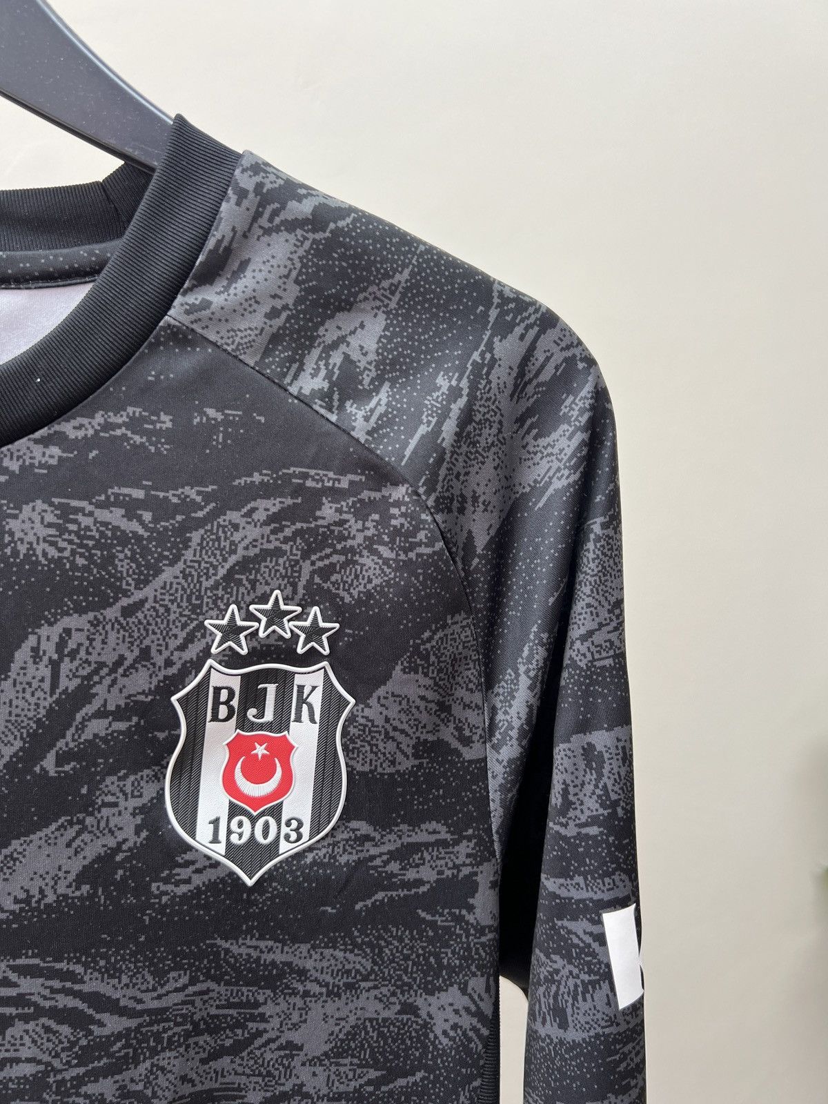 Adidas Adidas Besiktas Karius Jersey Goalkeeper shirt 2019 - 2020 Size US S / EU 44-46 / 1 - 4 Thumbnail