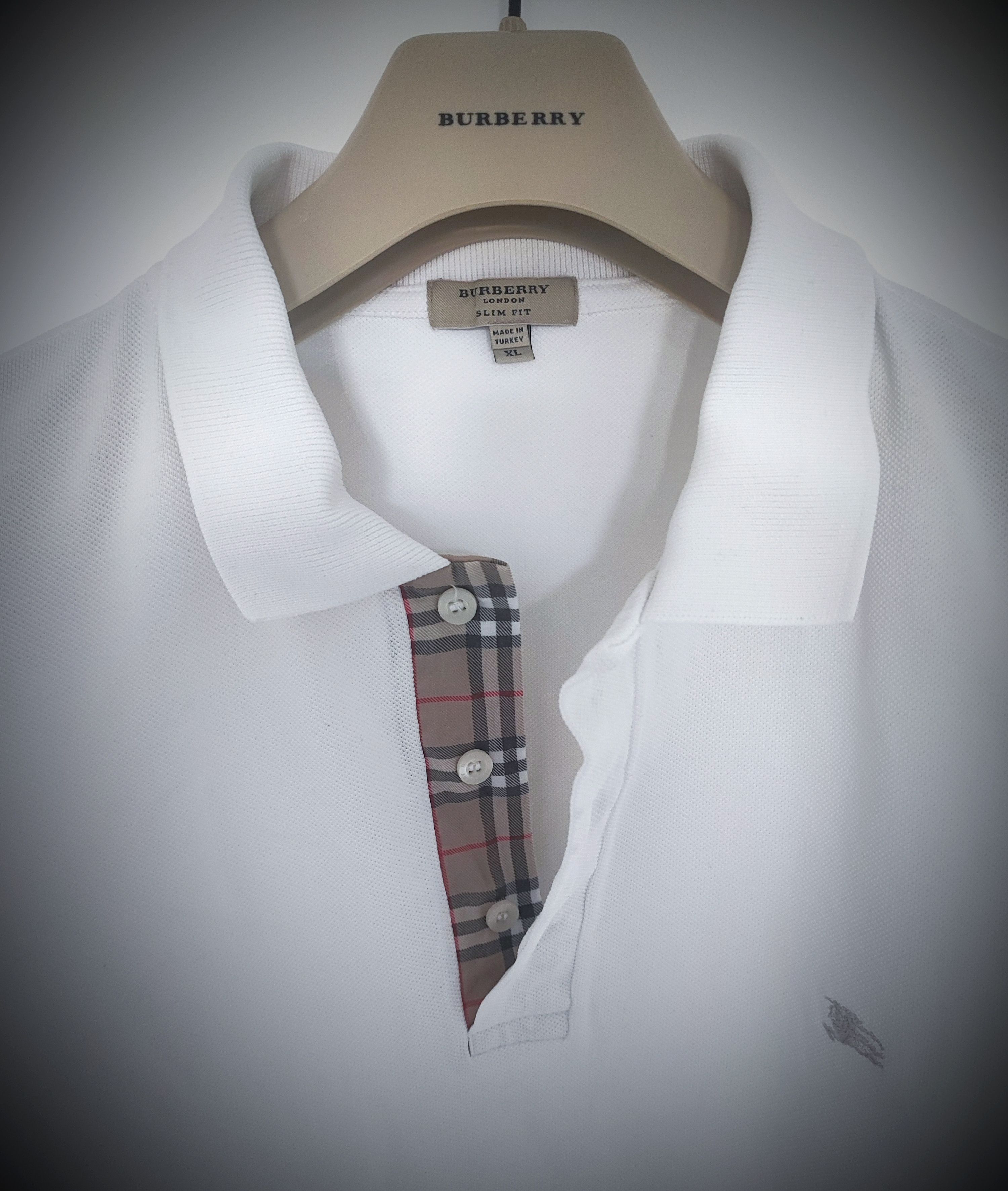 Burberry 🔥Burberry Polo size XL White🔥 Size US XL / EU 56 / 4 - 1 Thumbnail