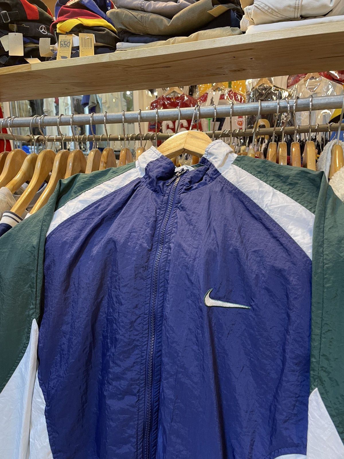 Nike Vintage Nike Spell Out Windbreaker Jacket Size US L / EU 52-54 / 3 - 3 Thumbnail