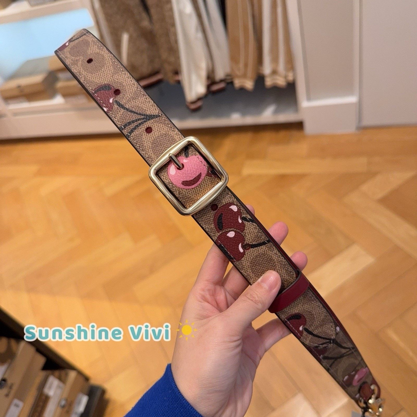 Coach NWT COACH CZ021 Reversible Strap Signature Canvas Cherry Size ONE SIZE - 1 Thumbnail