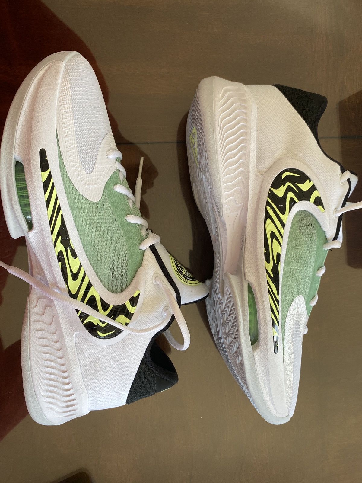Nike Nike Zoom Freak 4 barely Volt Size US 11.5 / EU 44-45 - 7 Thumbnail