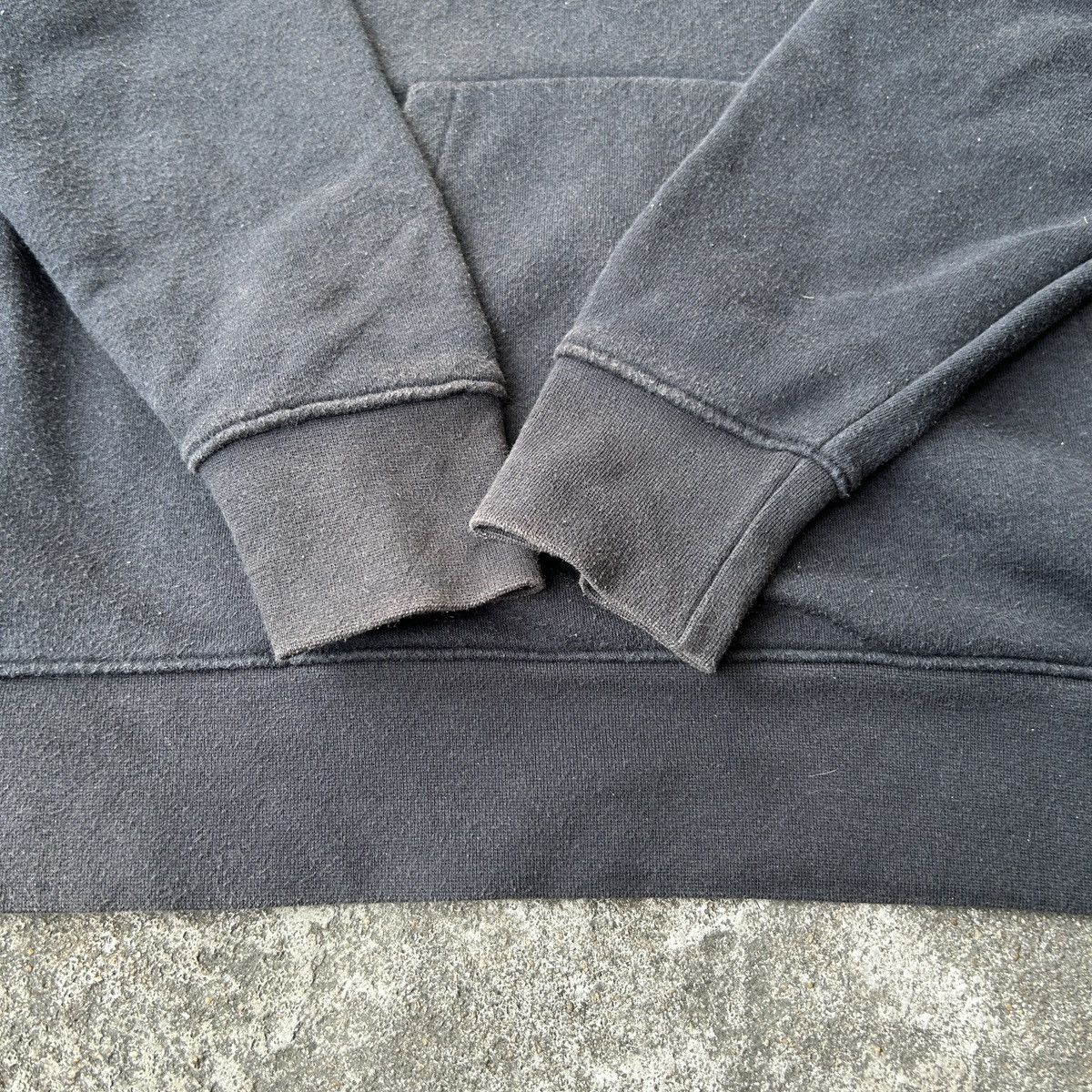 Nike × Vintage Nike Hoodie center Black Fade Style Vintage Size US S / EU 44-46 / 1 - 4 Thumbnail